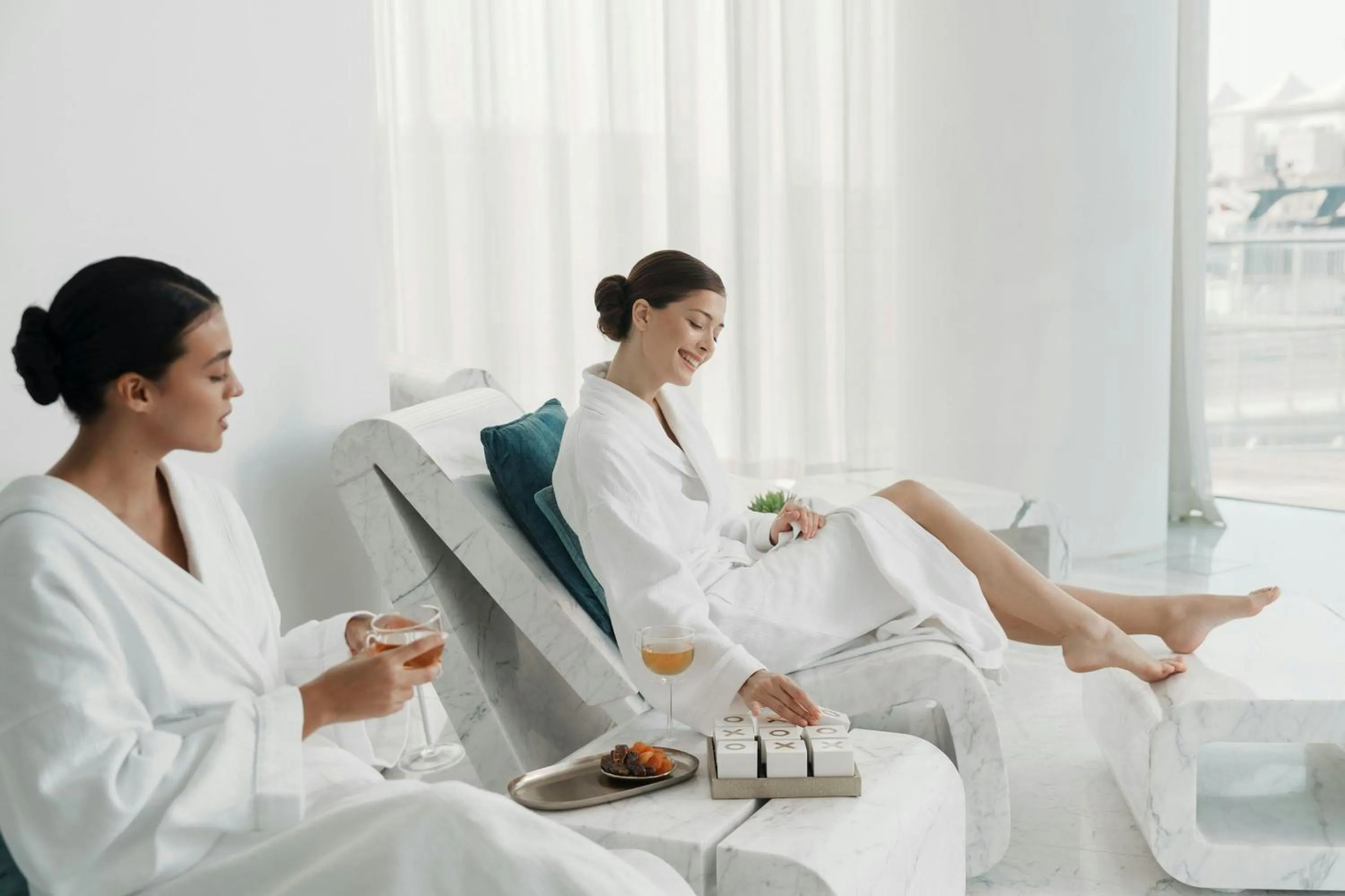 Lounge or bar in W Abu Dhabi - Yas Island