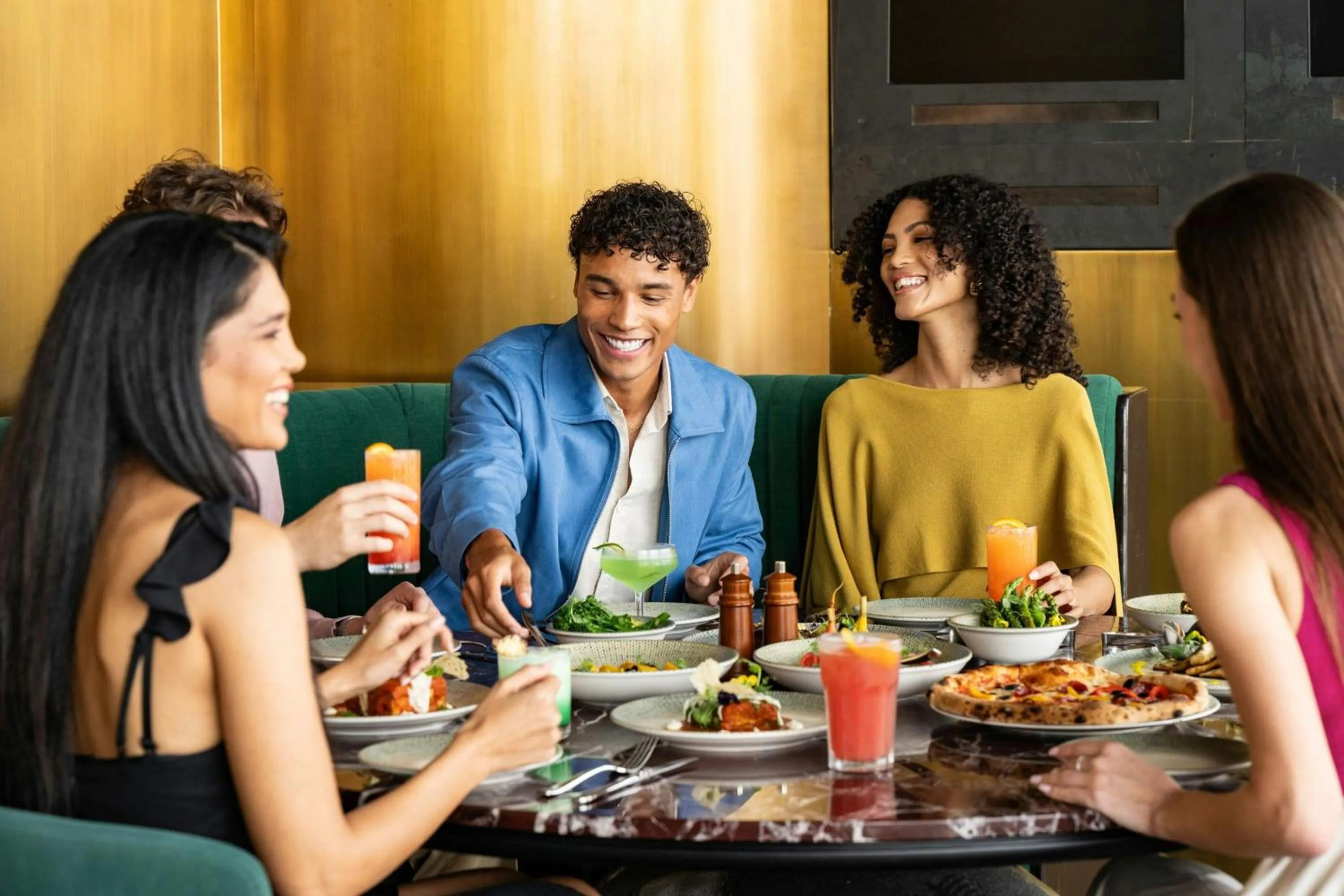 Restaurant/places to eat in W Abu Dhabi - Yas Island