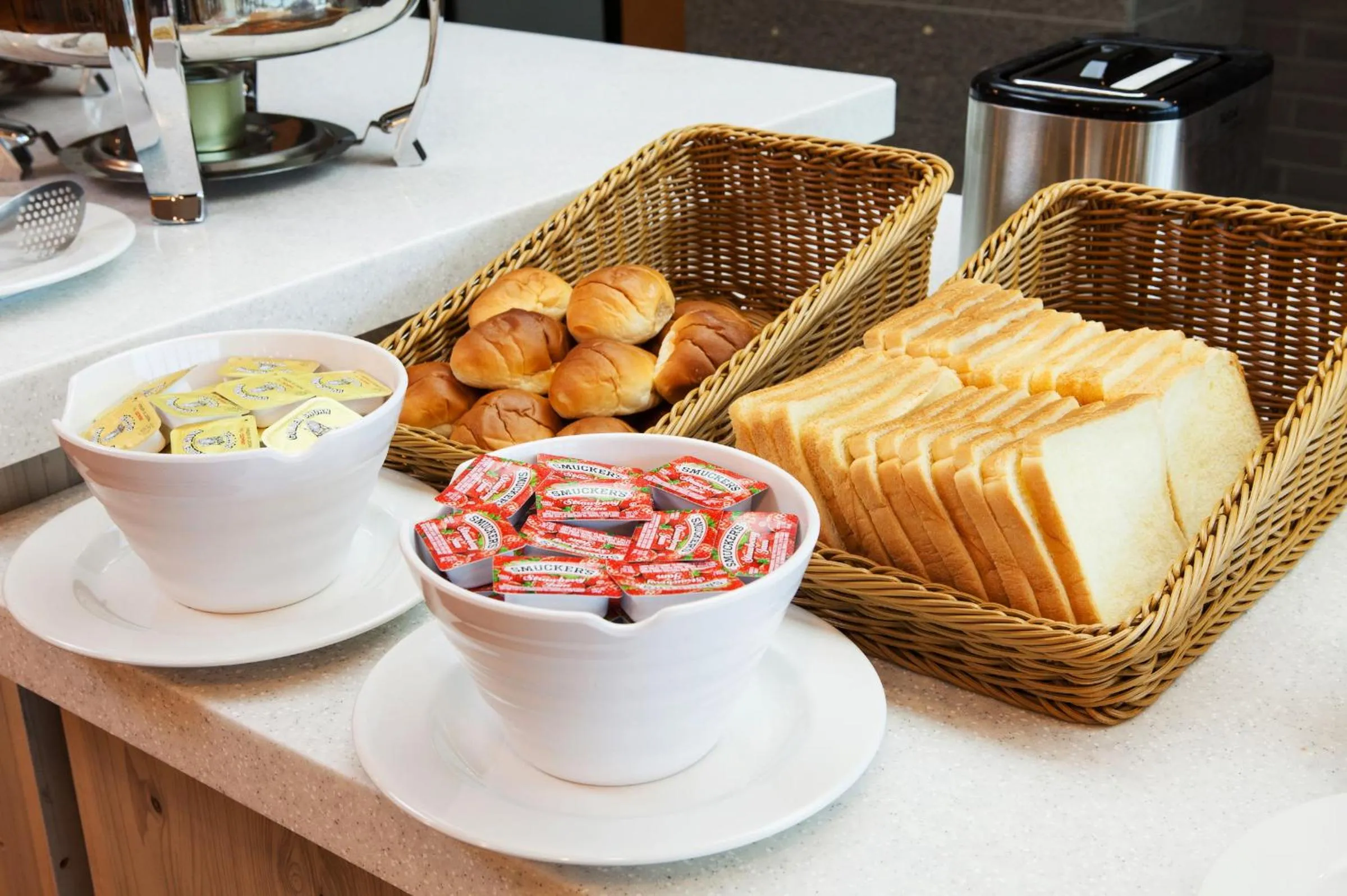 Restaurant/places to eat in YOUUS Hotel