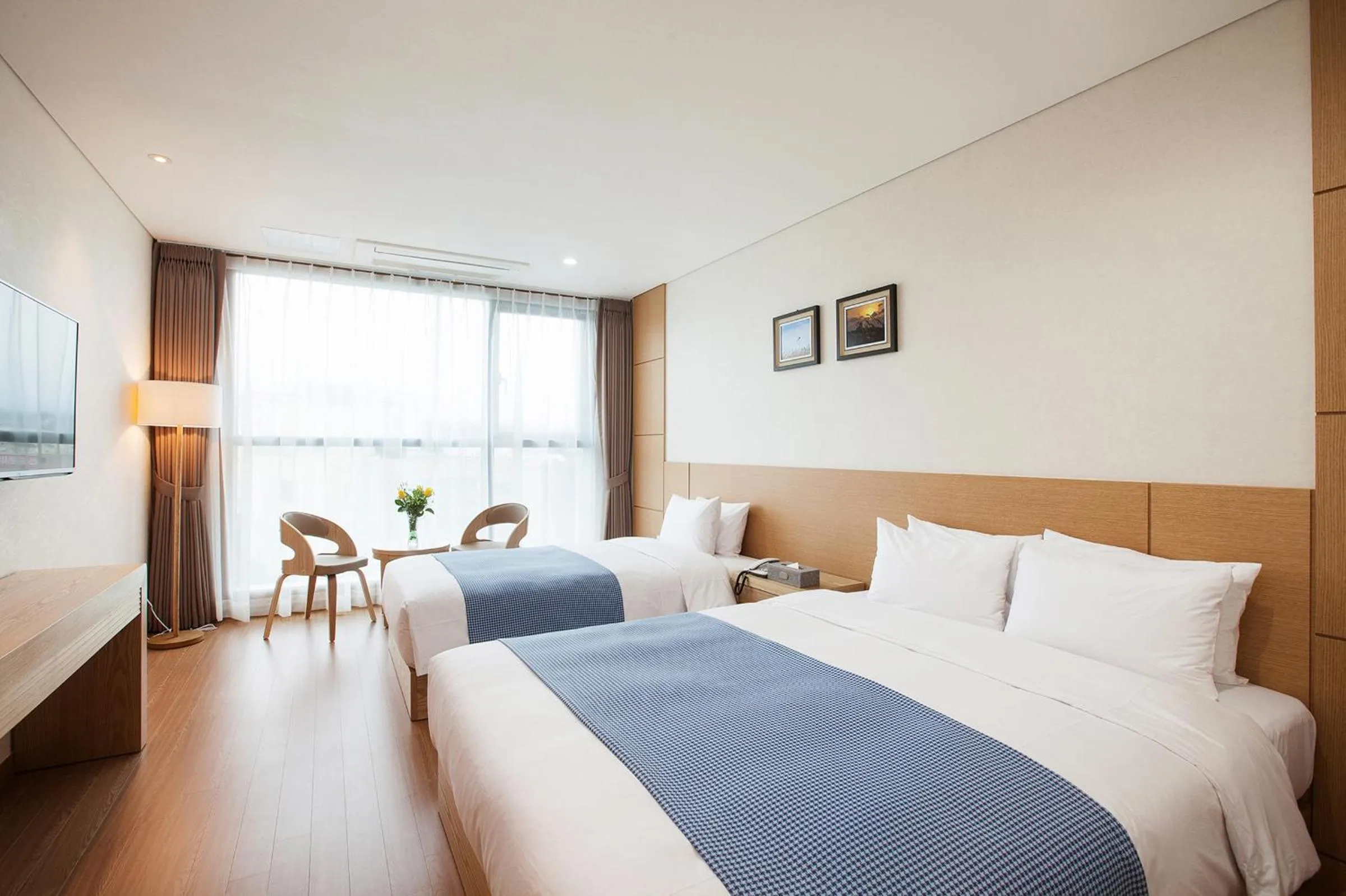 Bedroom, Bed in YOUUS Hotel