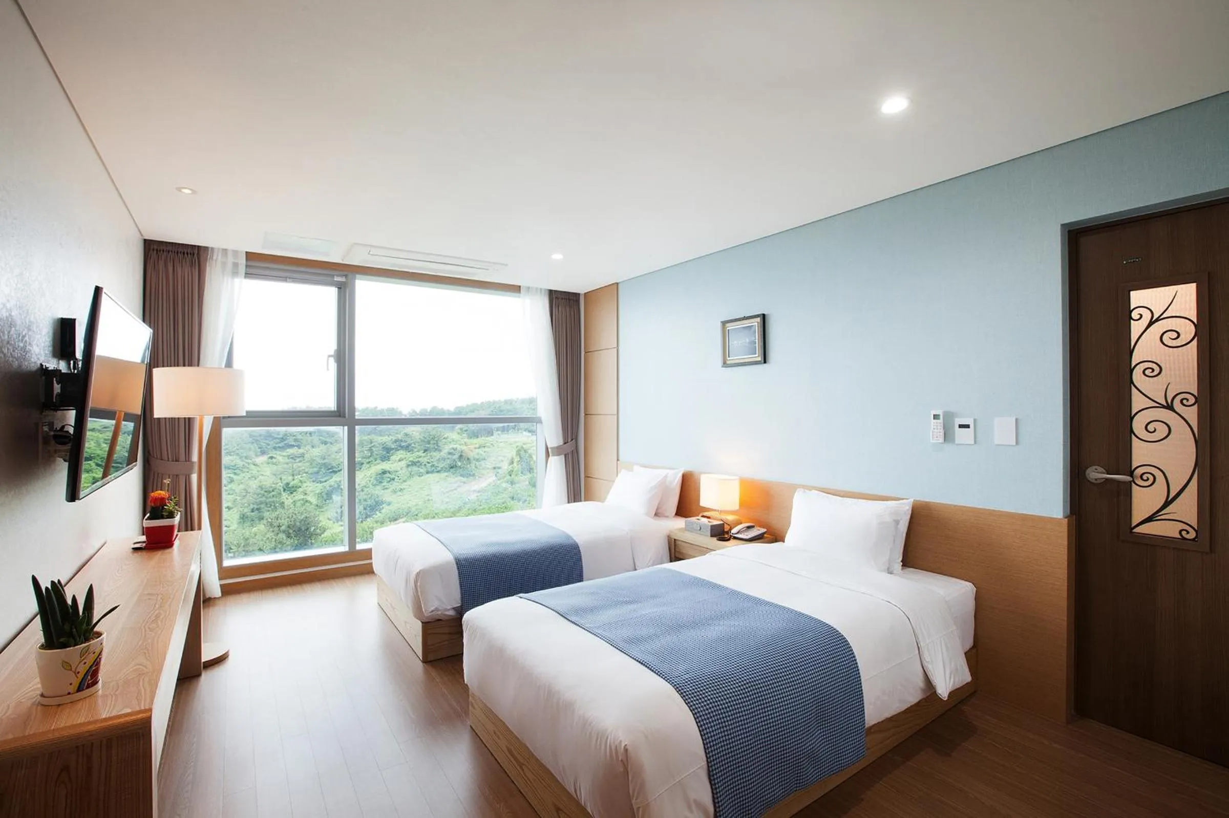 Bedroom, Bed in YOUUS Hotel