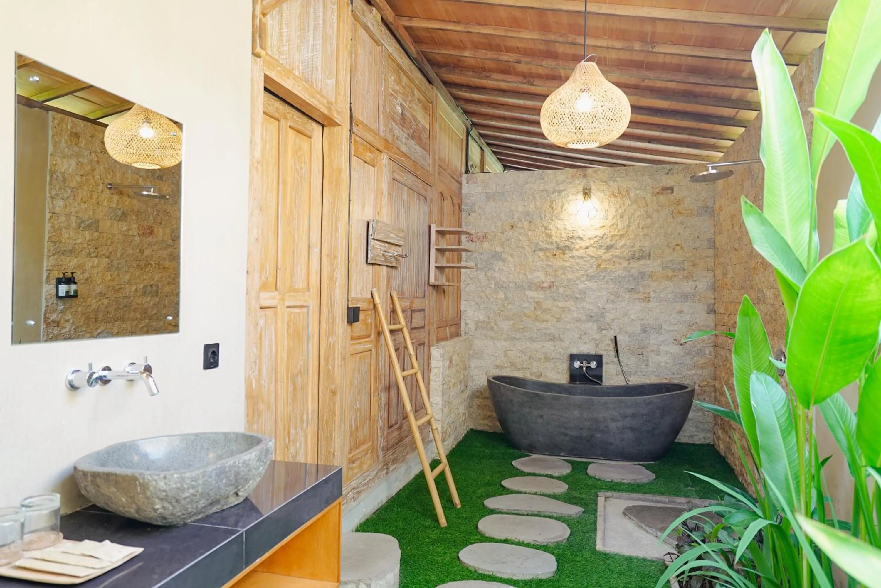 Shower in Royal Casa Ganesha