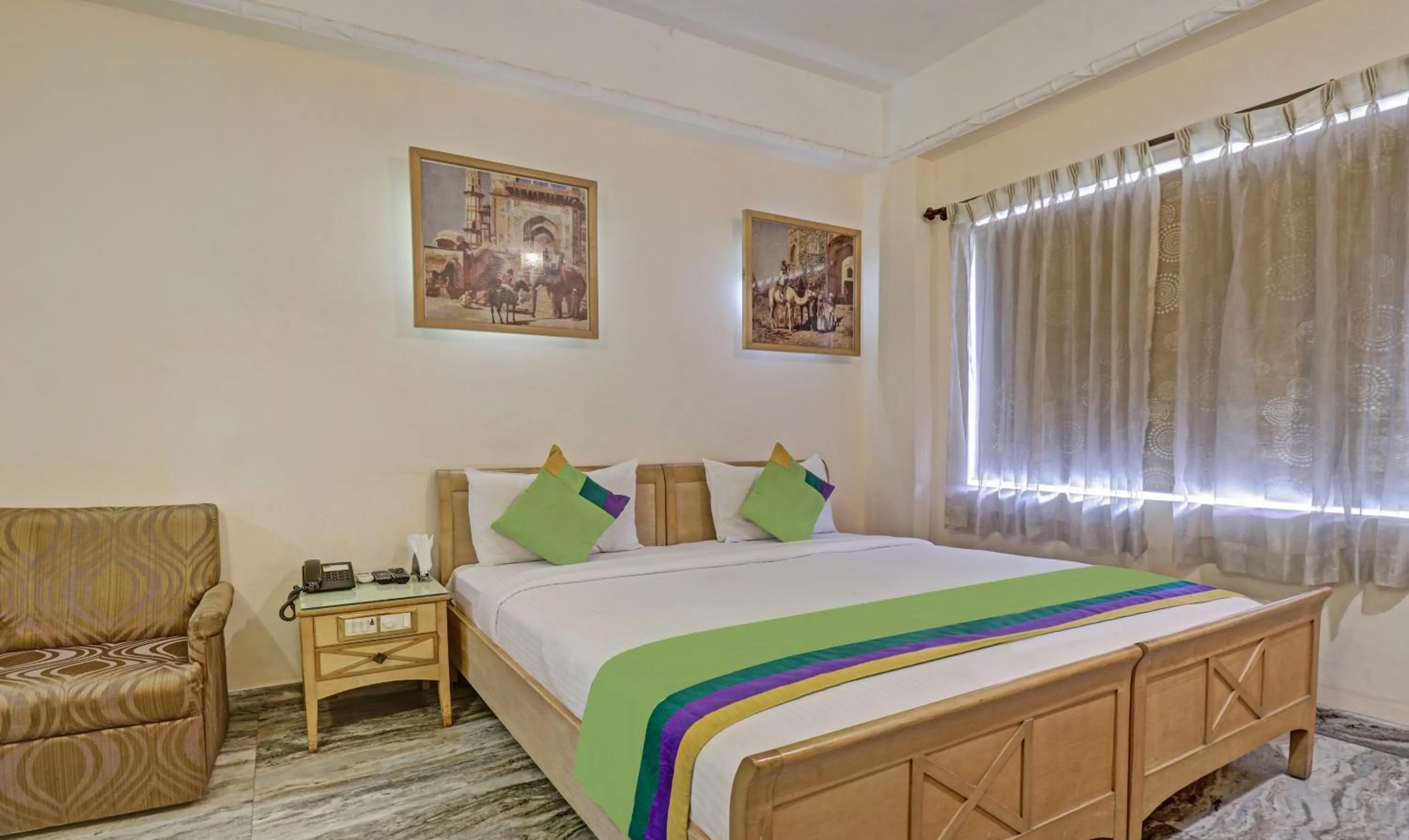 Bedroom, Bed in Treebo Komfort Suites, 3 Km From Mysore Palace