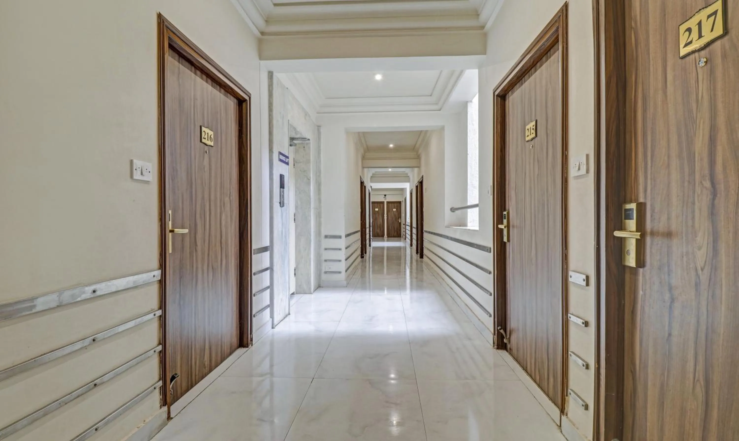 Lobby or reception in Treebo Komfort Suites, 3 Km From Mysore Palace