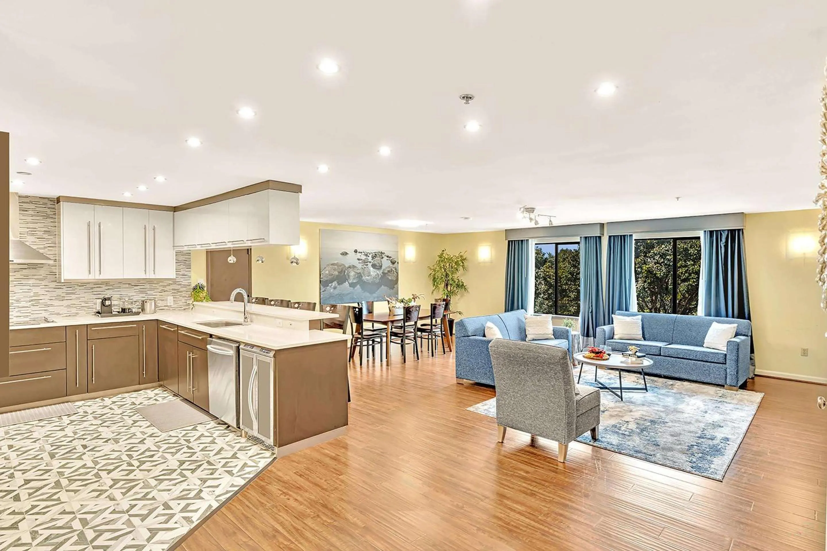 Two-Bedroom Suite in Best Western Plus Lewisville Flower Mound