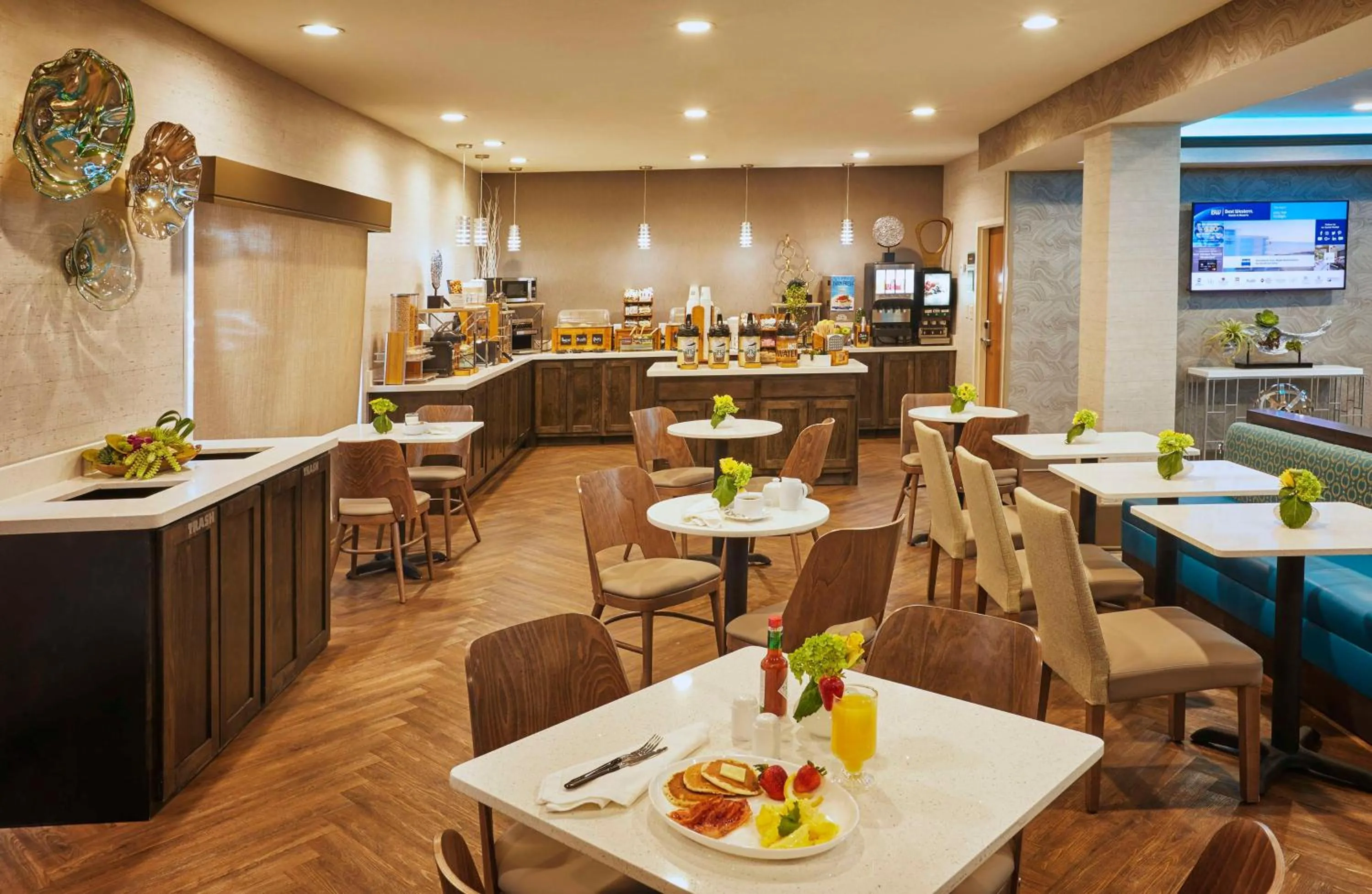 Breakfast in Best Western Plus Lewisville Flower Mound