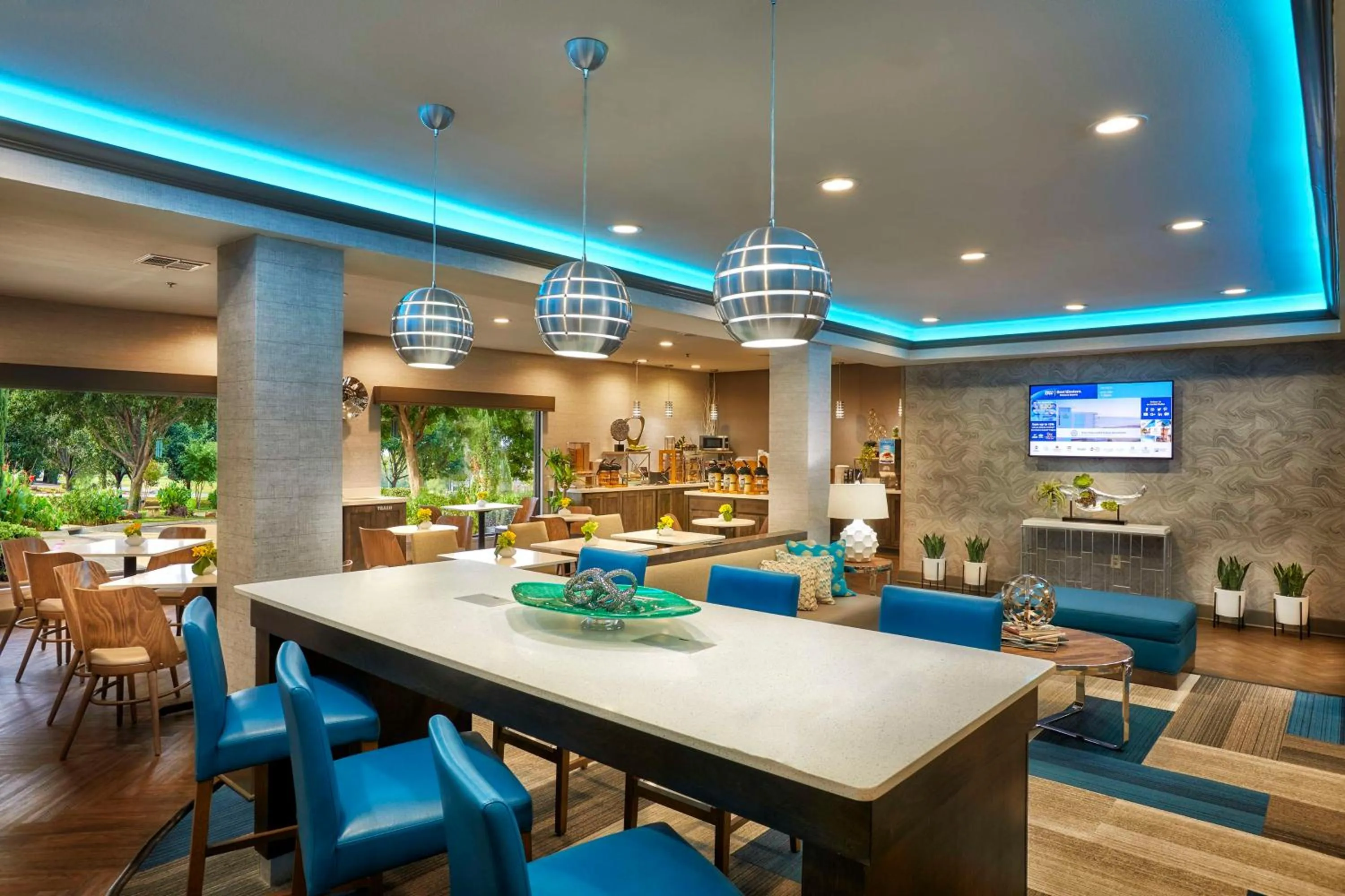 Lobby or reception in Best Western Plus Lewisville Flower Mound