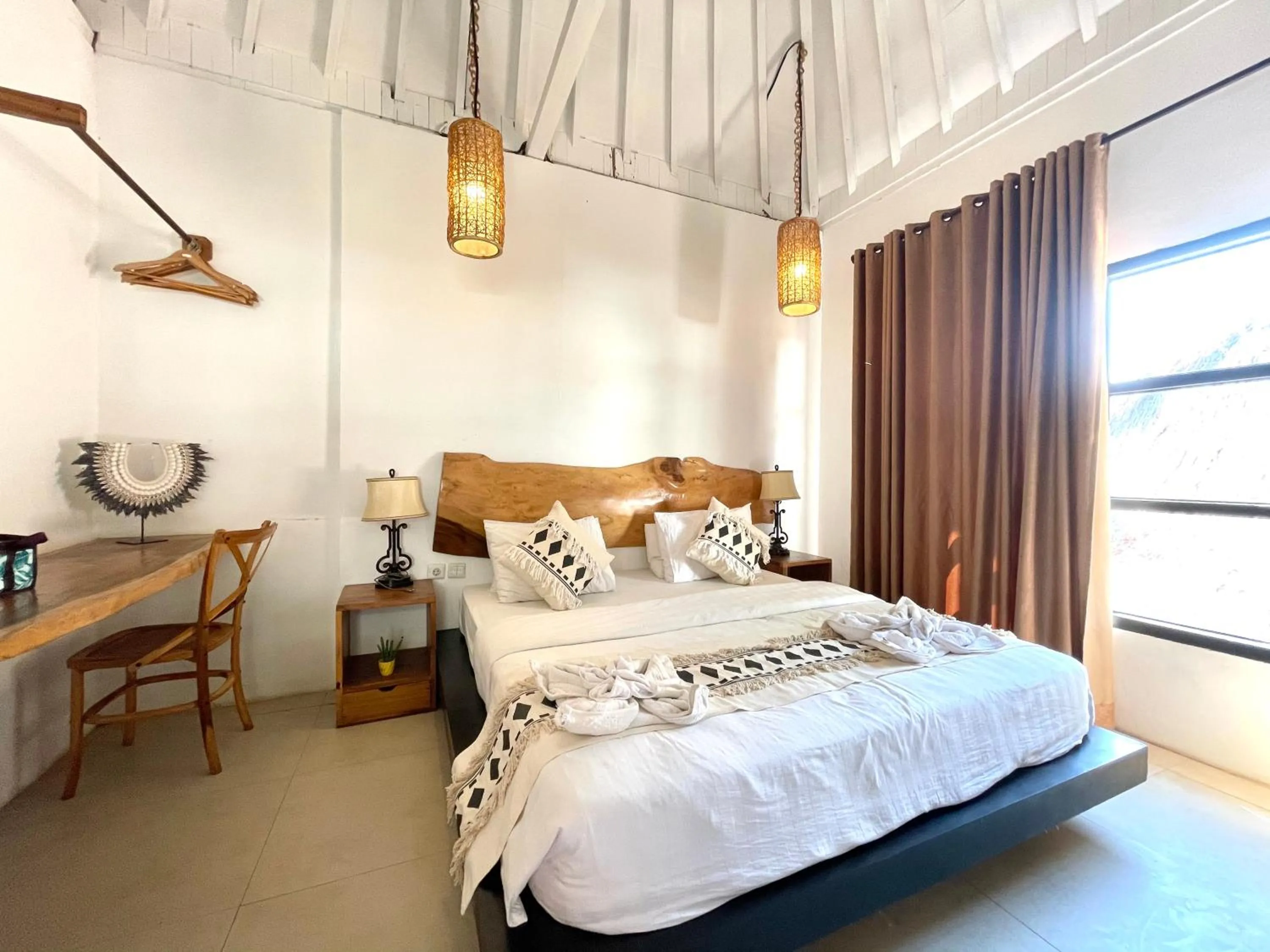Bed in Gili Breeze Tropical Bungalows