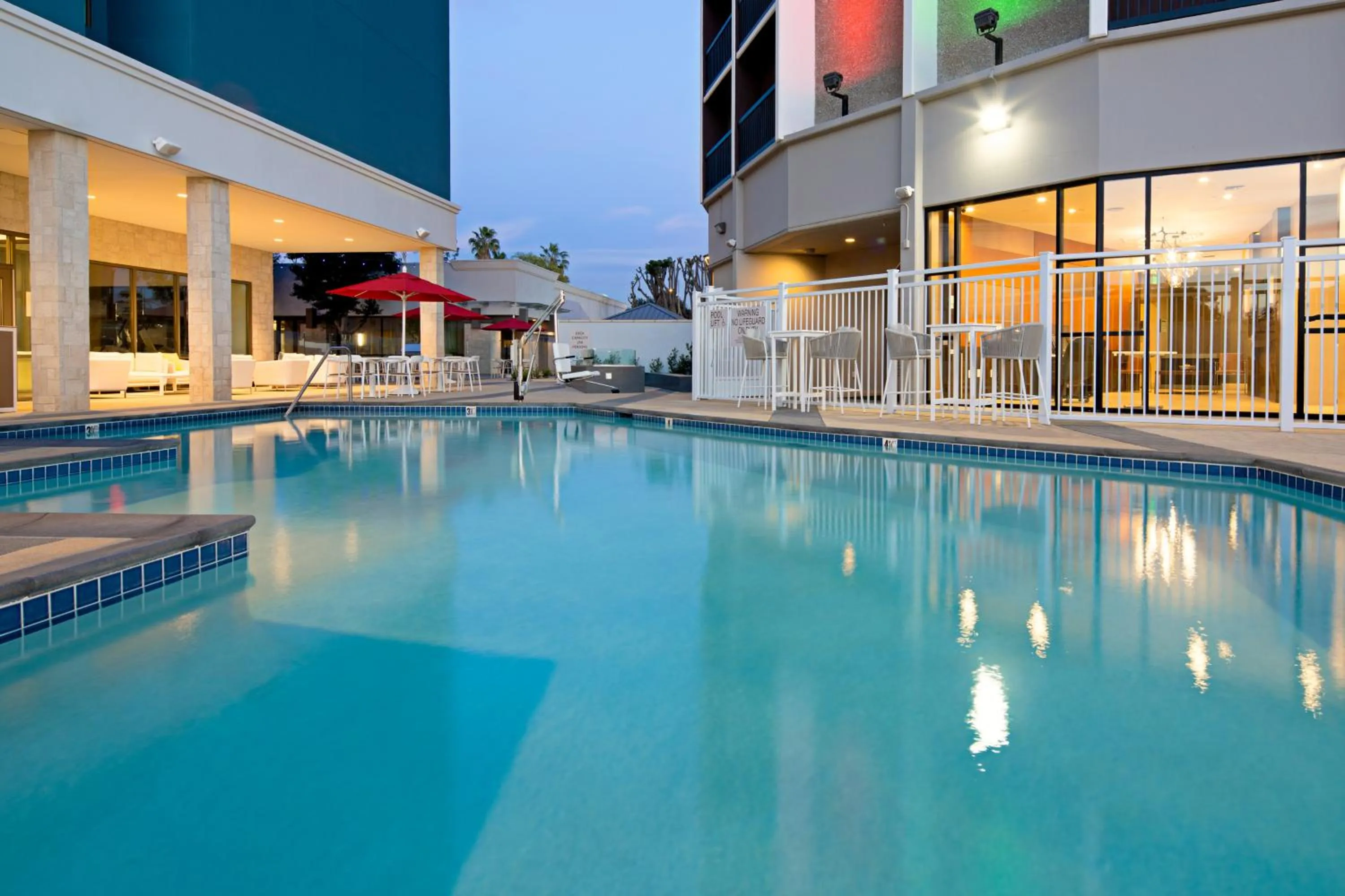 Hot Tub in Holiday Inn Long Beach - Airport by IHG