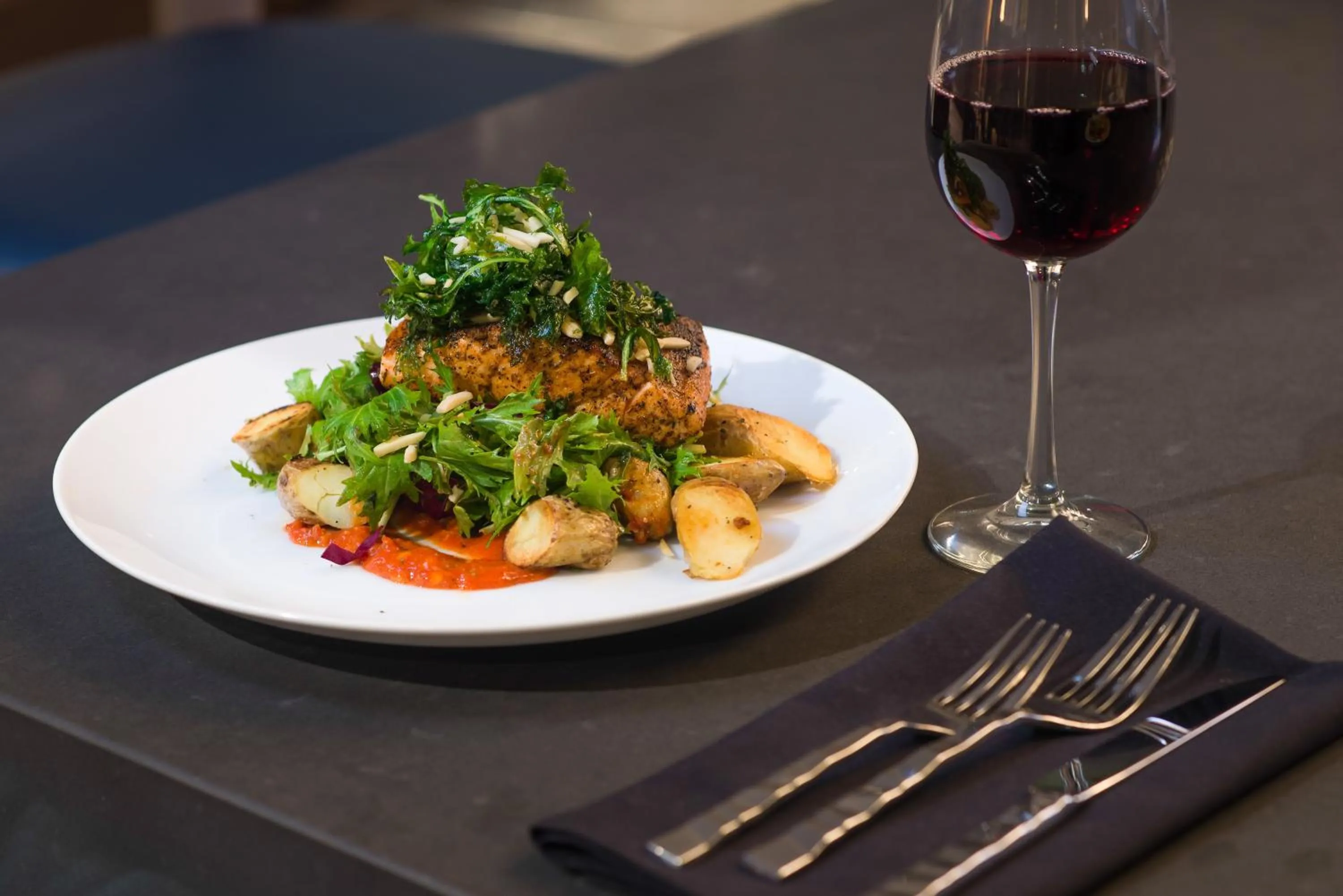 Restaurant/places to eat in Holiday Inn Long Beach - Airport by IHG