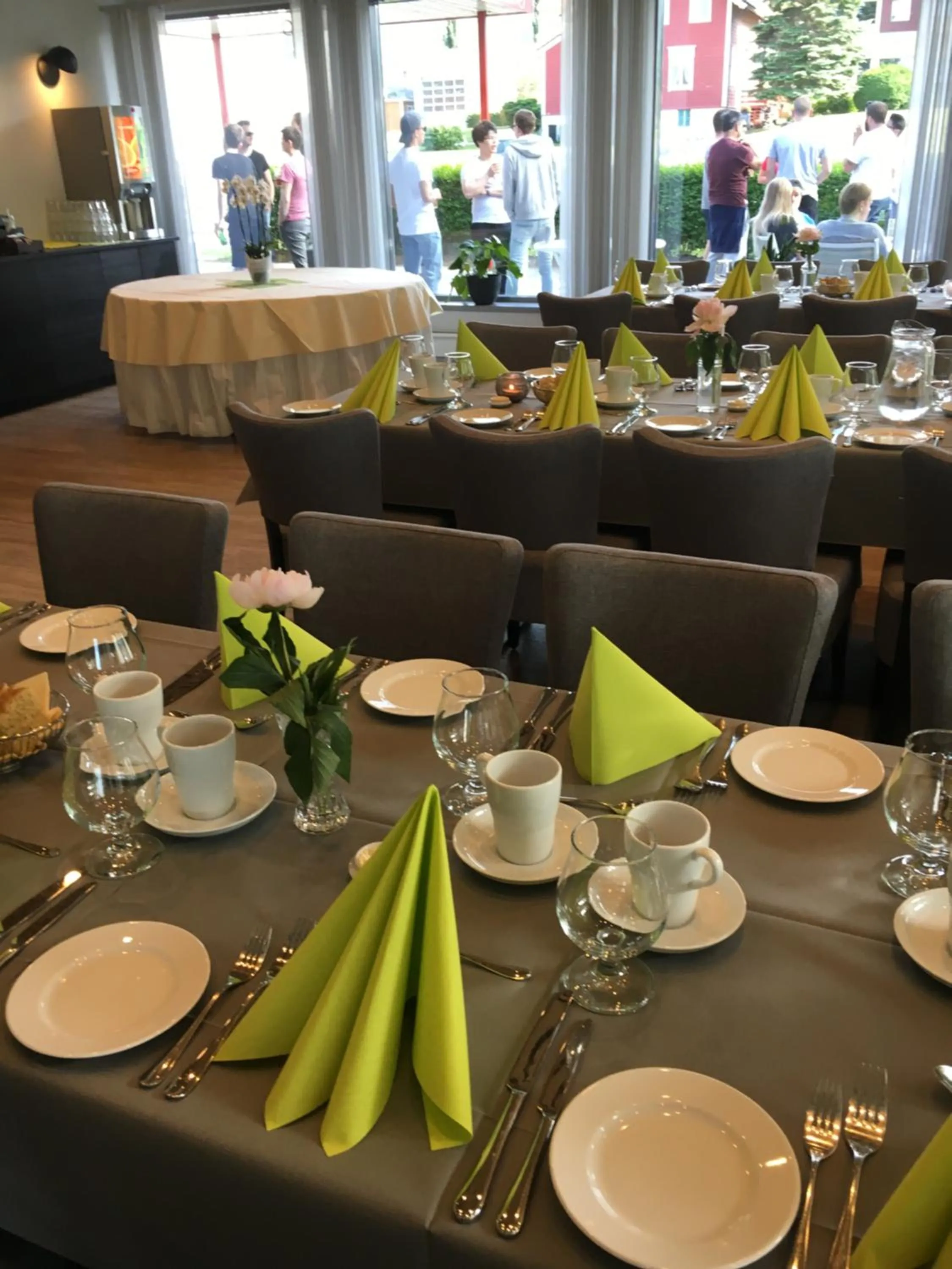 Restaurant/places to eat in Blix Hotel