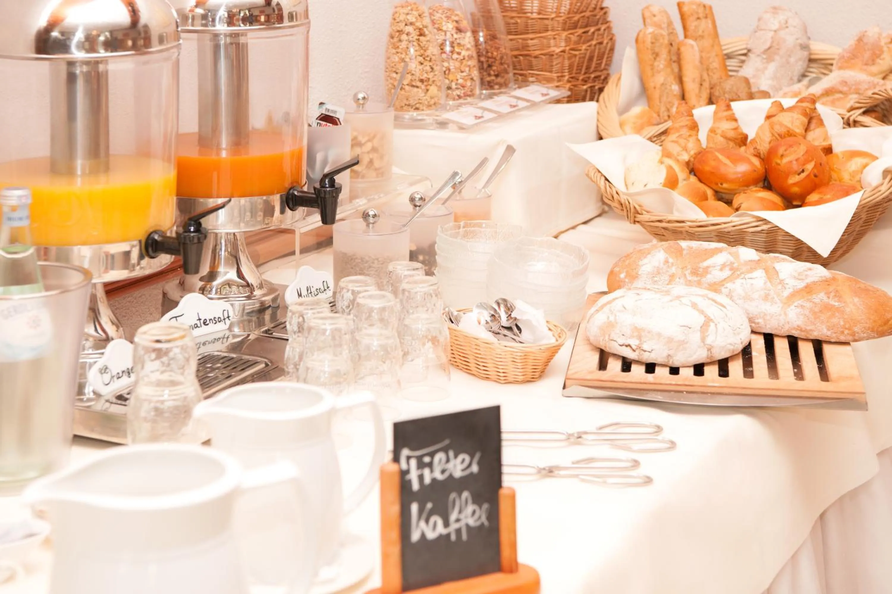 Food and drinks in Hotel Schützenburg