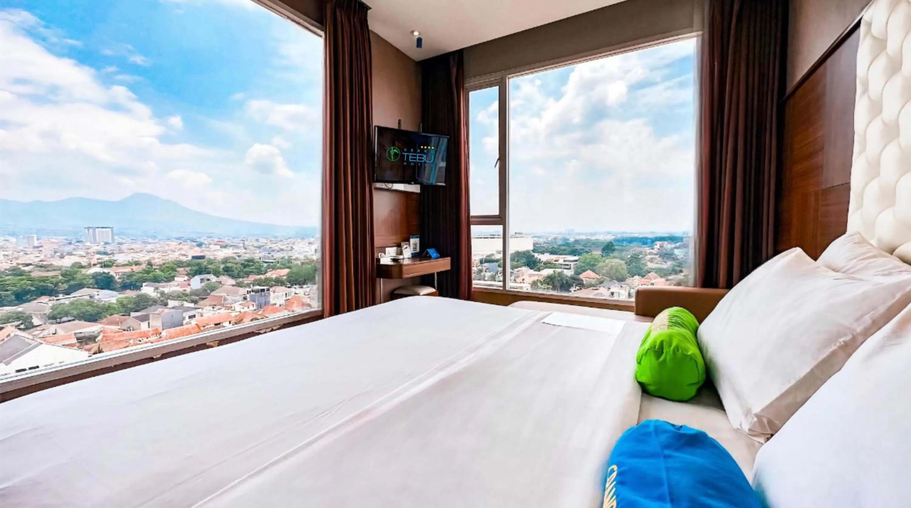 View (from property/room), Bed in Grand Tebu Hotel