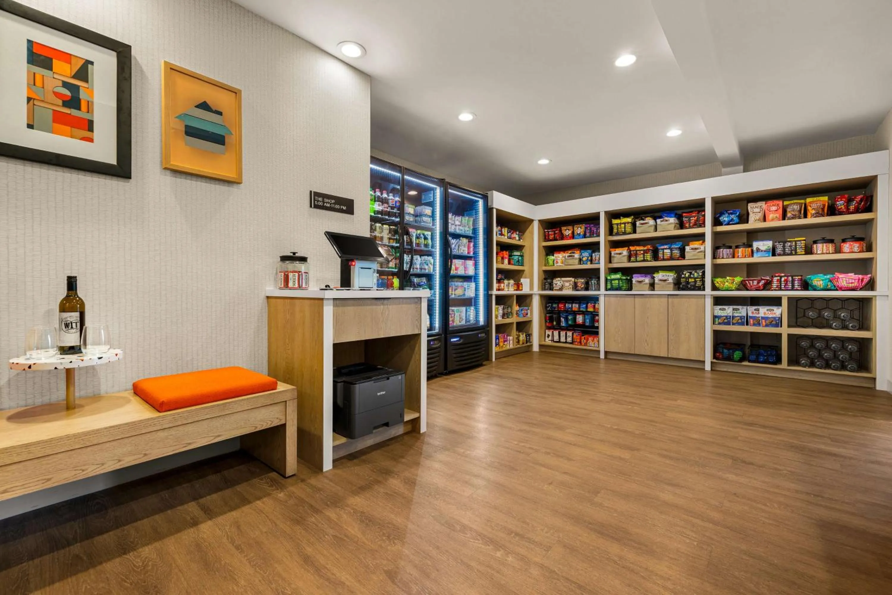 Food and drinks in Sonesta Simply Suites Irvine East Foothill