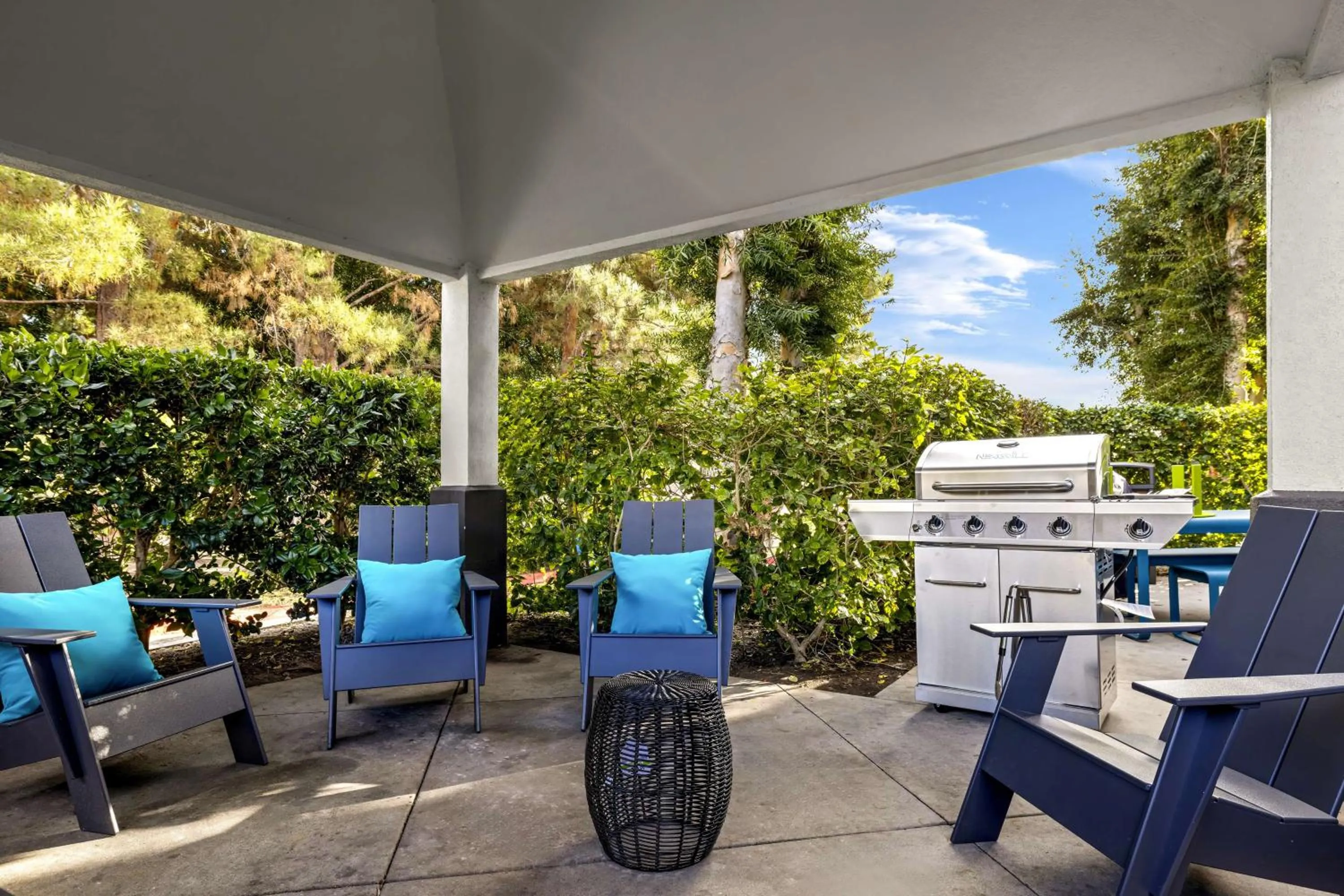 Patio in Sonesta Simply Suites Irvine East Foothill