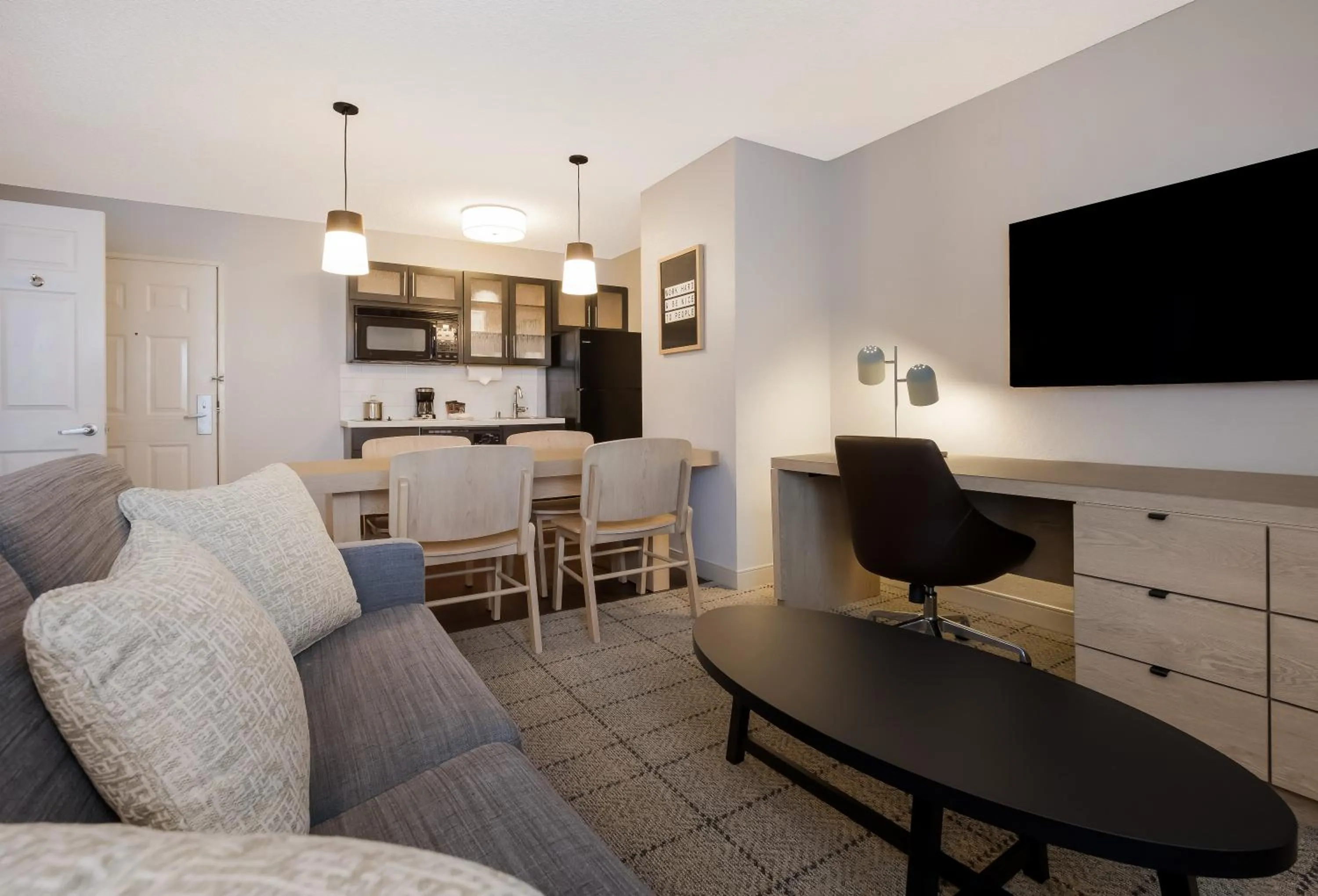 Dining area in Sonesta Simply Suites Irvine East Foothill