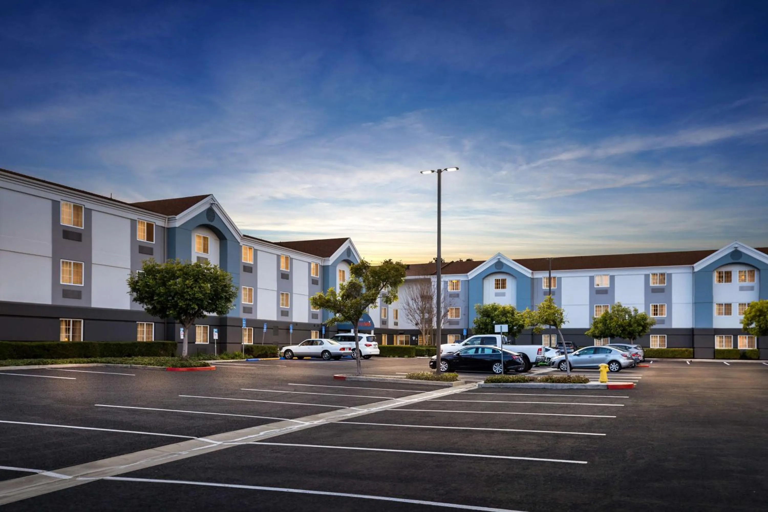 Property building in Sonesta Simply Suites Irvine East Foothill