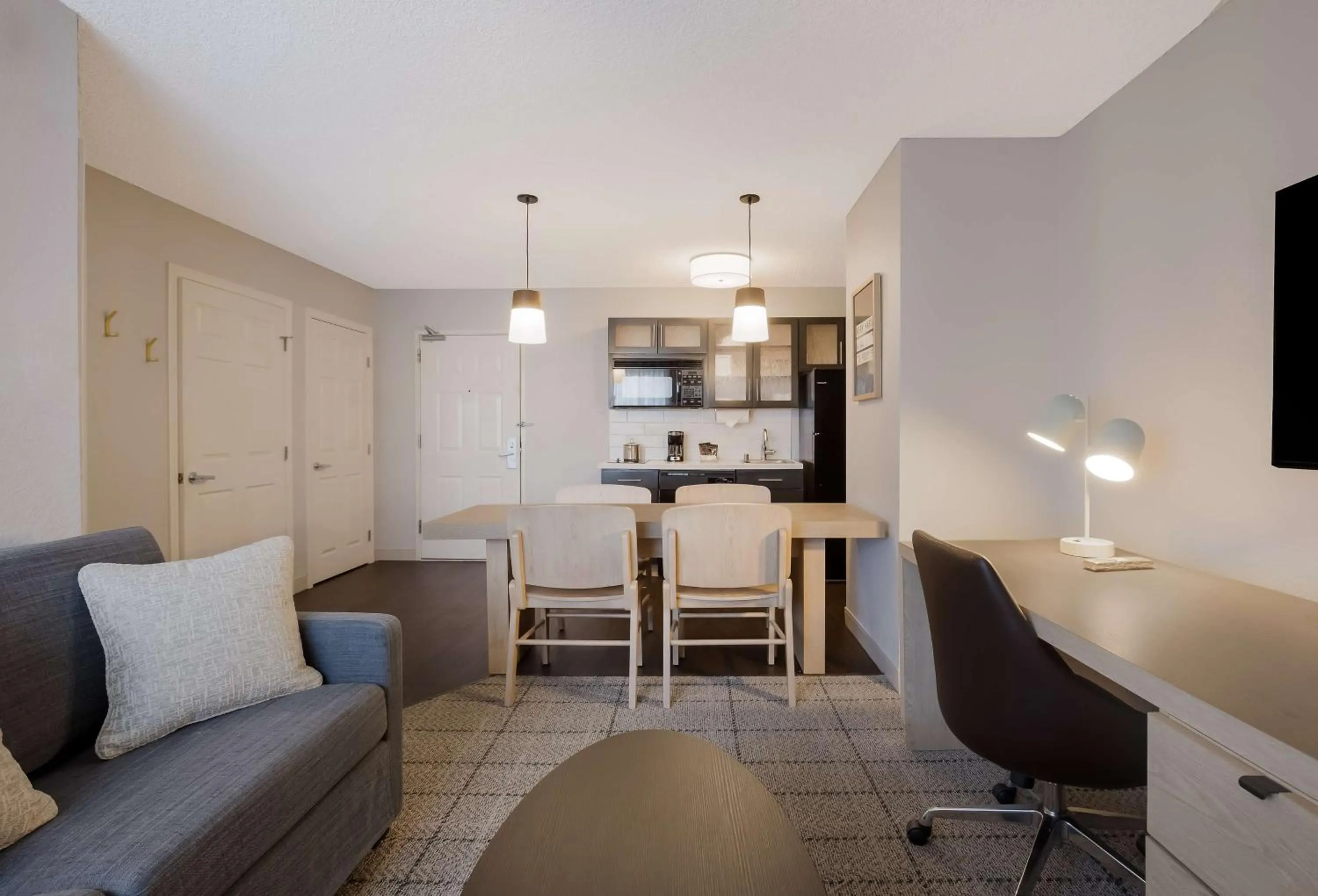 Photo of the whole room in Sonesta Simply Suites Irvine East Foothill