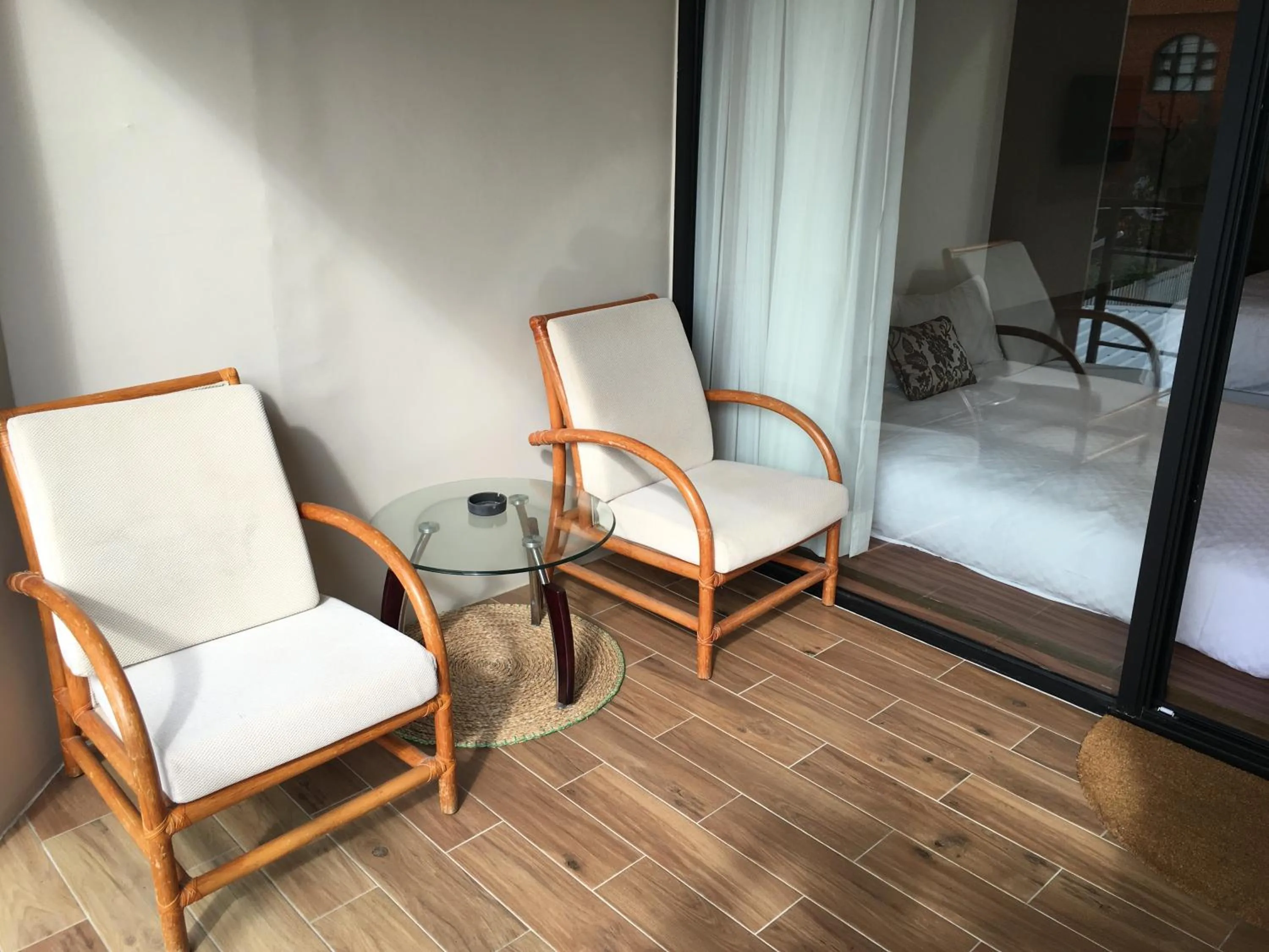 Balcony/Terrace, Bed in Palm Tree Hotel Kenting