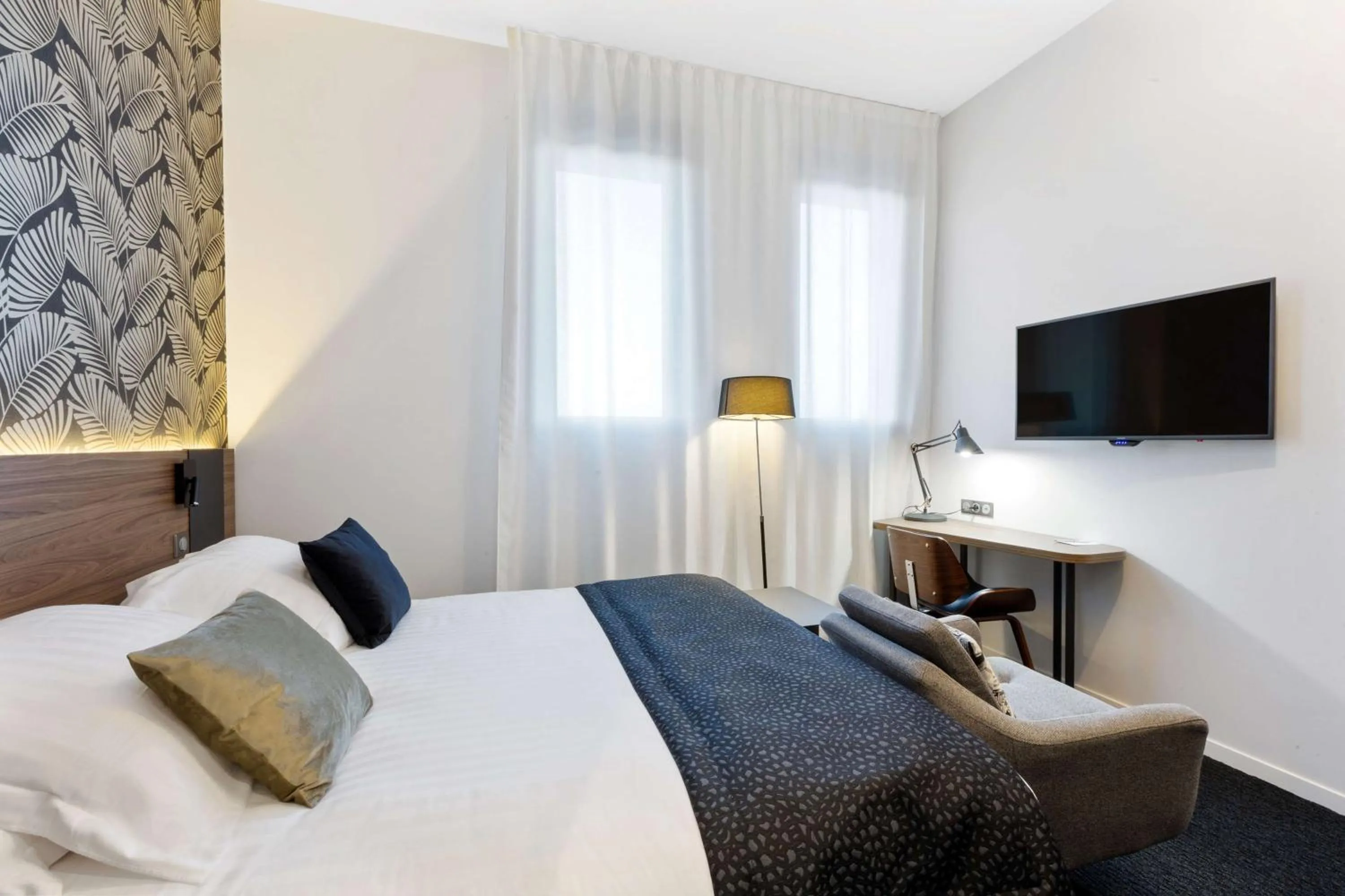 Photo of the whole room, Bed in Best Western Plus Europe Hôtel Brest