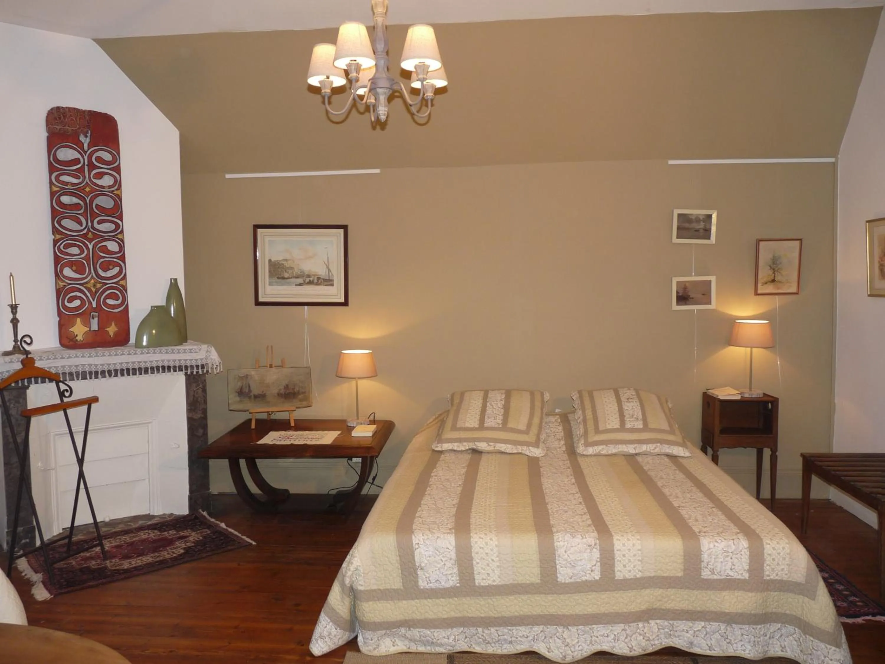 Photo of the whole room, Bed in Le point d'orgue