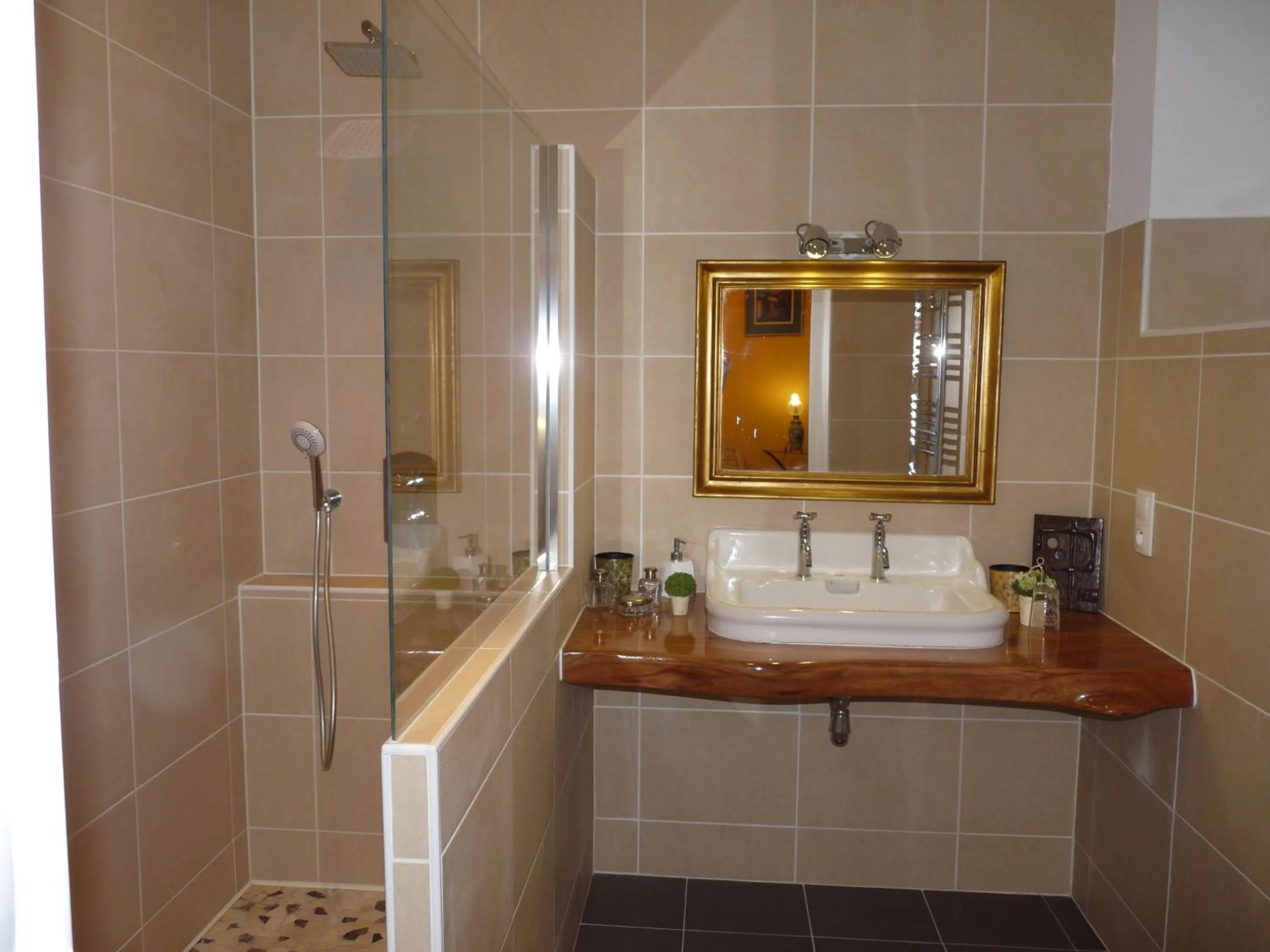 Decorative detail in Le point d'orgue