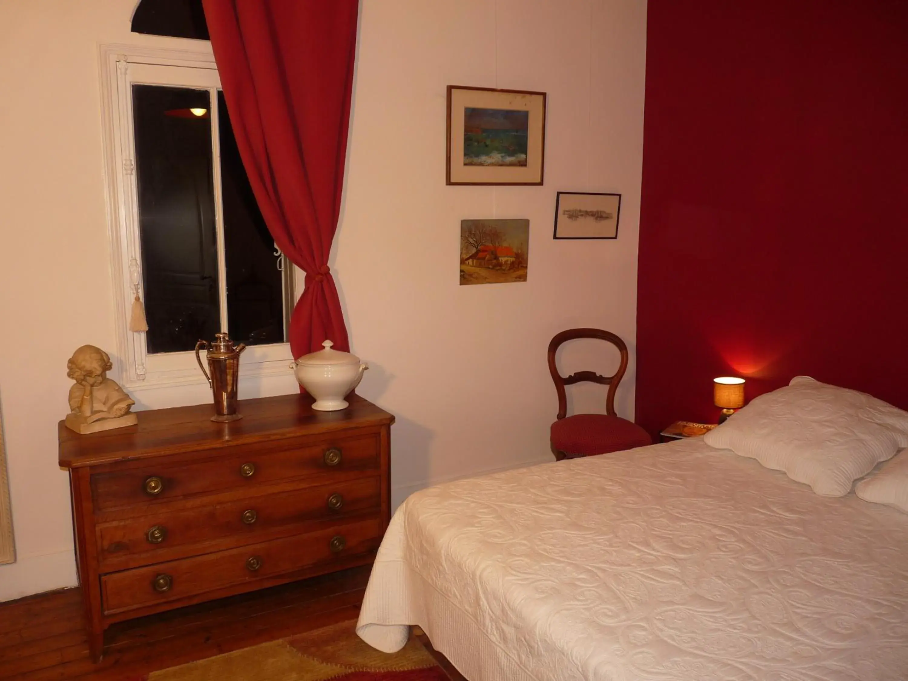 Queen Room in Le point d'orgue Queen Room in Le point d'orgue