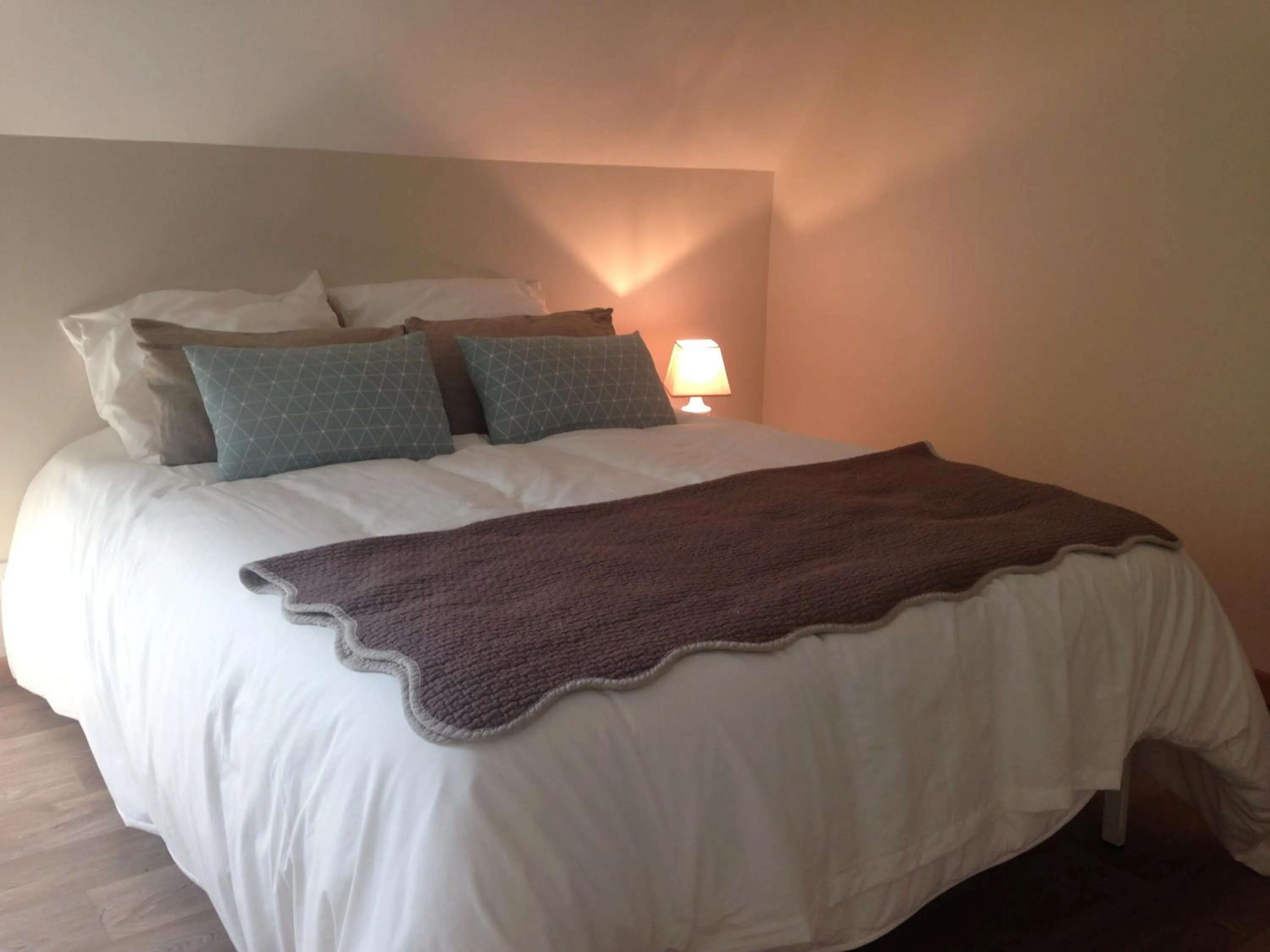 Bedroom, Bed in Kasaloc