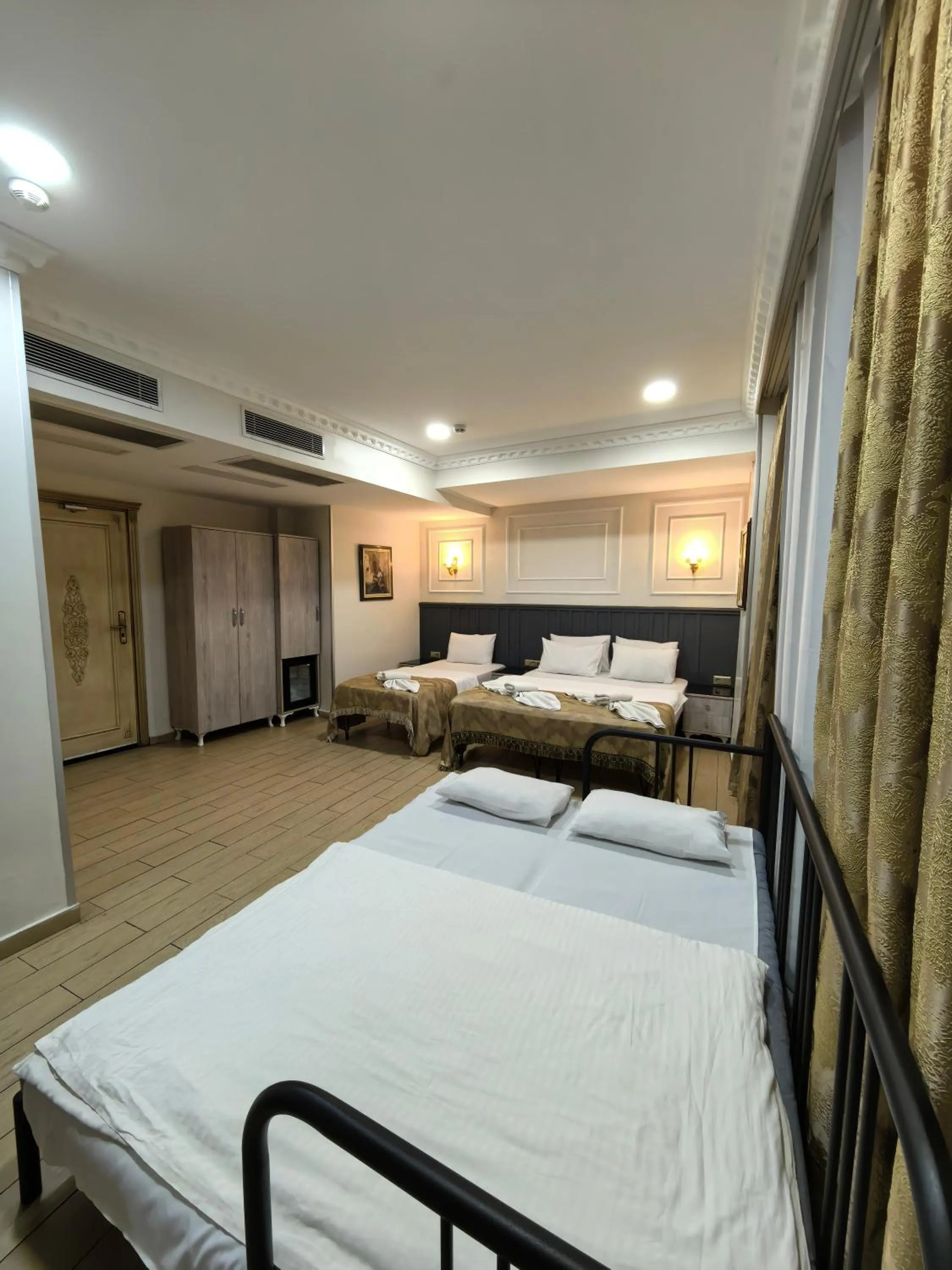 Bed in Apple Tree Hotel