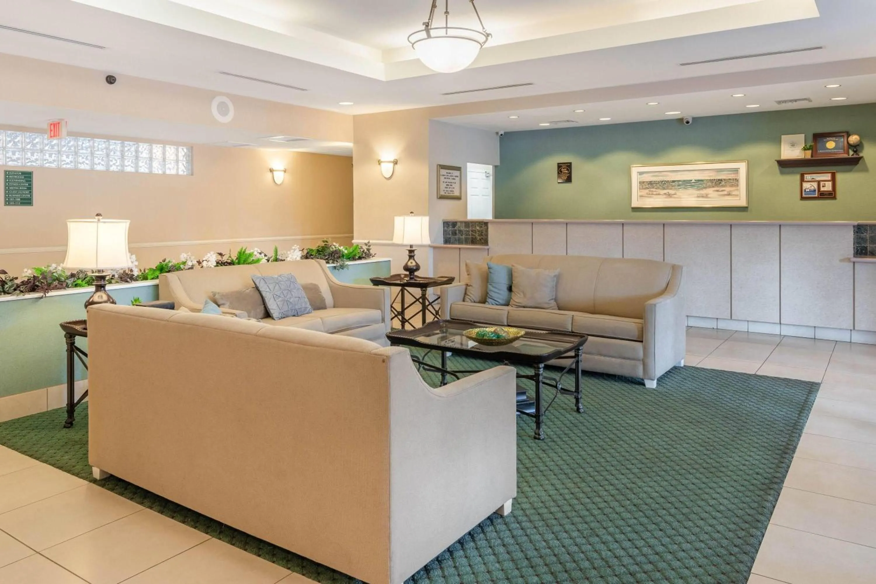 Lobby or reception in La Quinta Inn and Suites Fort Myers I-75