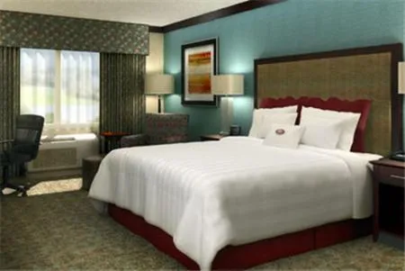 Photo of the whole room, Bed in Crowne Plaza Anchorage-Midtown by IHG