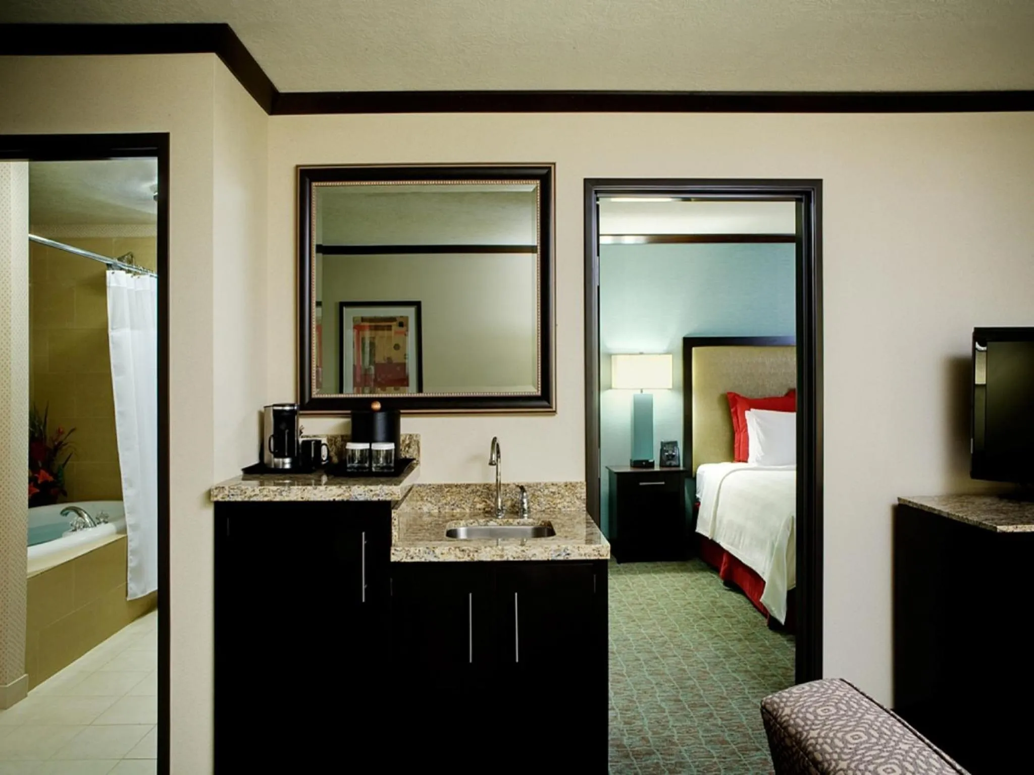 Coffee/tea facilities in Crowne Plaza Anchorage-Midtown by IHG