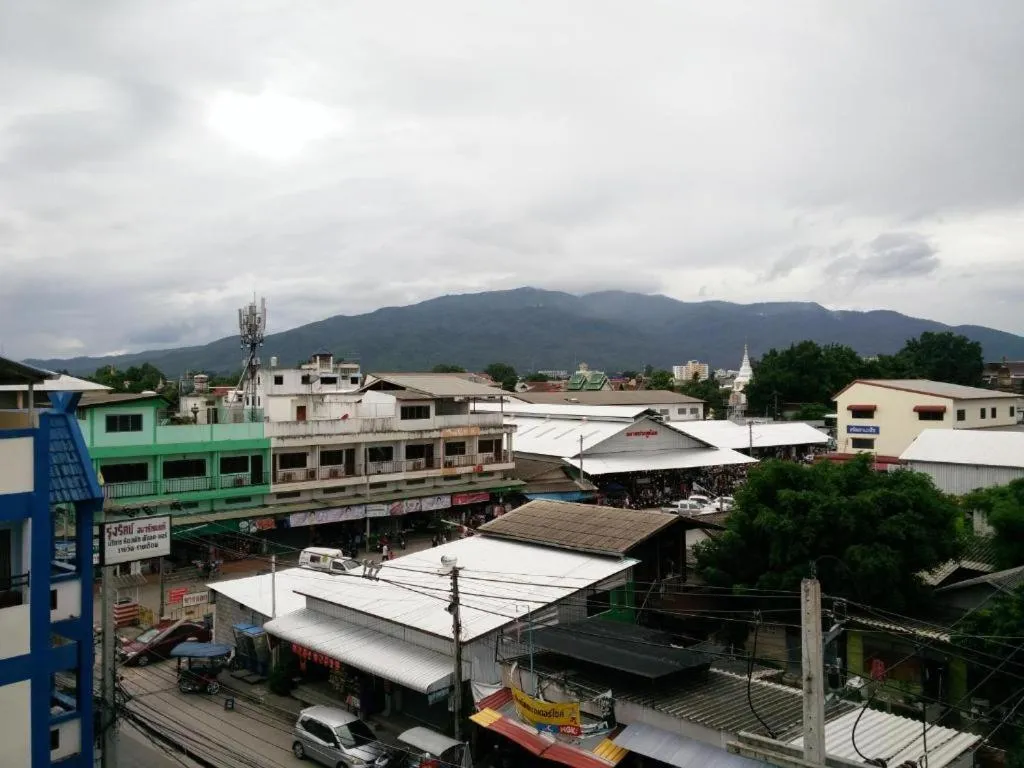 Neighbourhood in Nara House