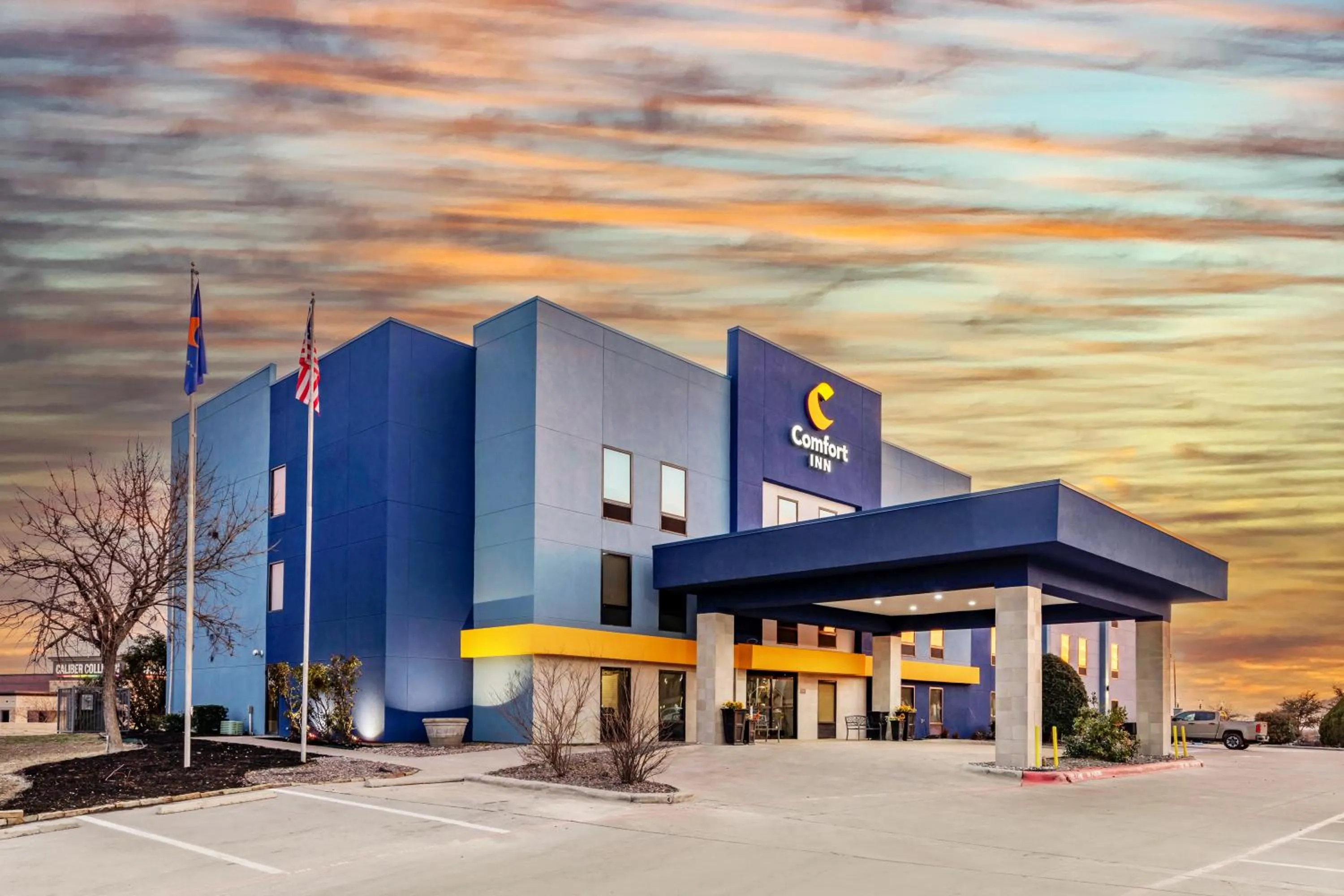Property building in Comfort Inn - Weatherford