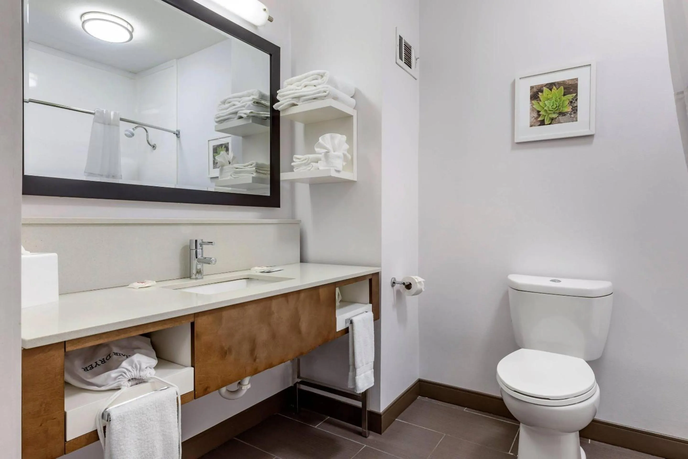 Bedroom in Comfort Inn - Weatherford