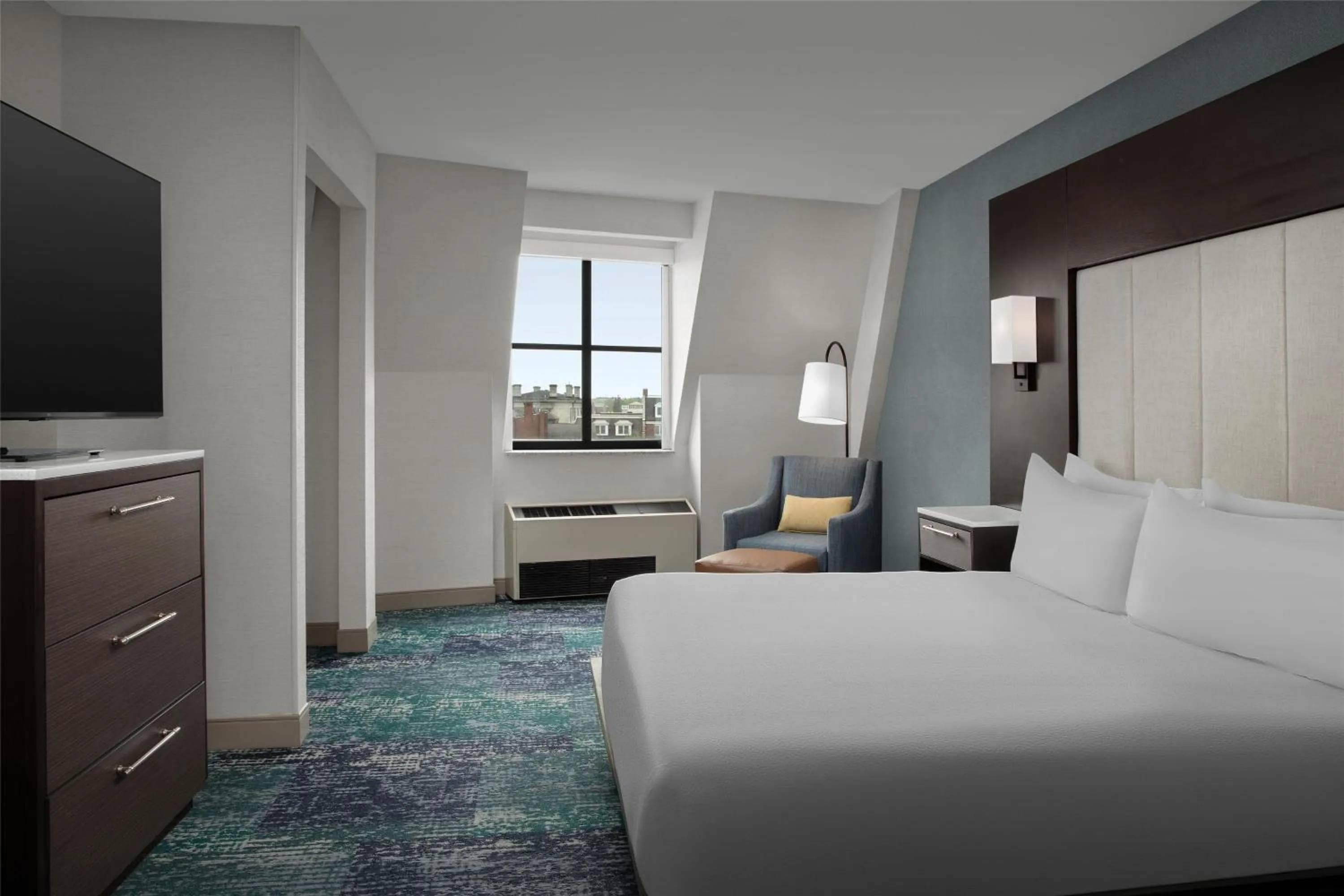 Bed in Hilton Garden Inn Portsmouth Downtown