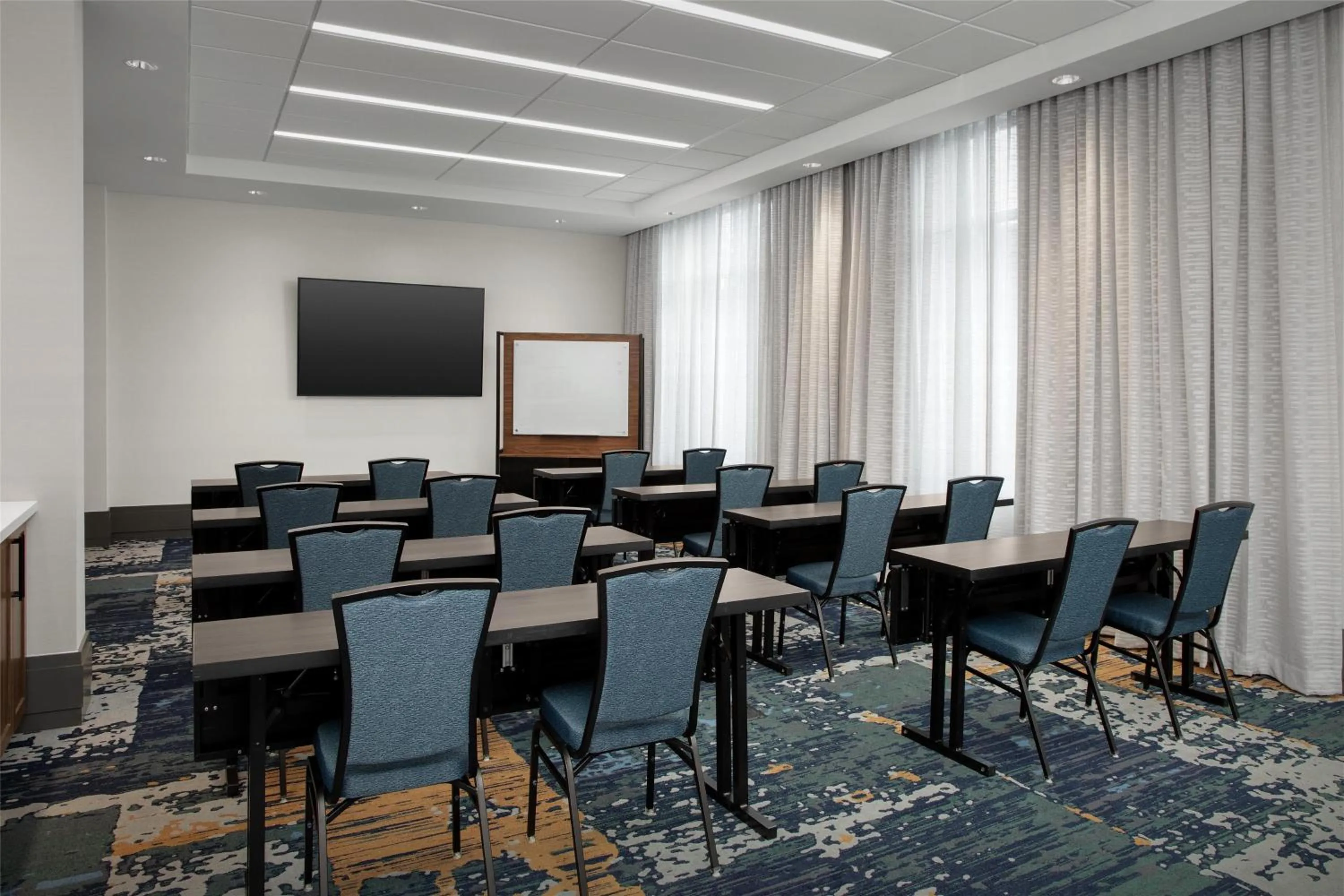 Meeting/conference room in Hilton Garden Inn Portsmouth Downtown