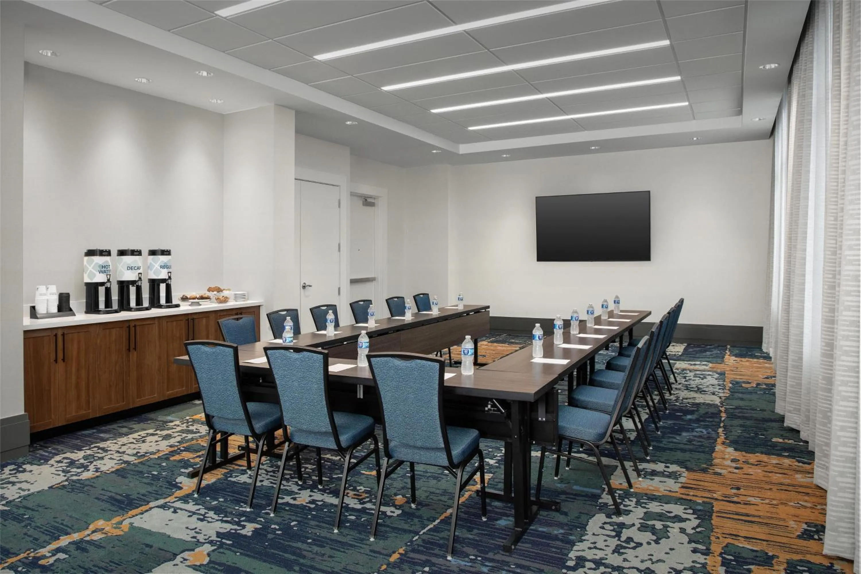 Meeting/conference room in Hilton Garden Inn Portsmouth Downtown