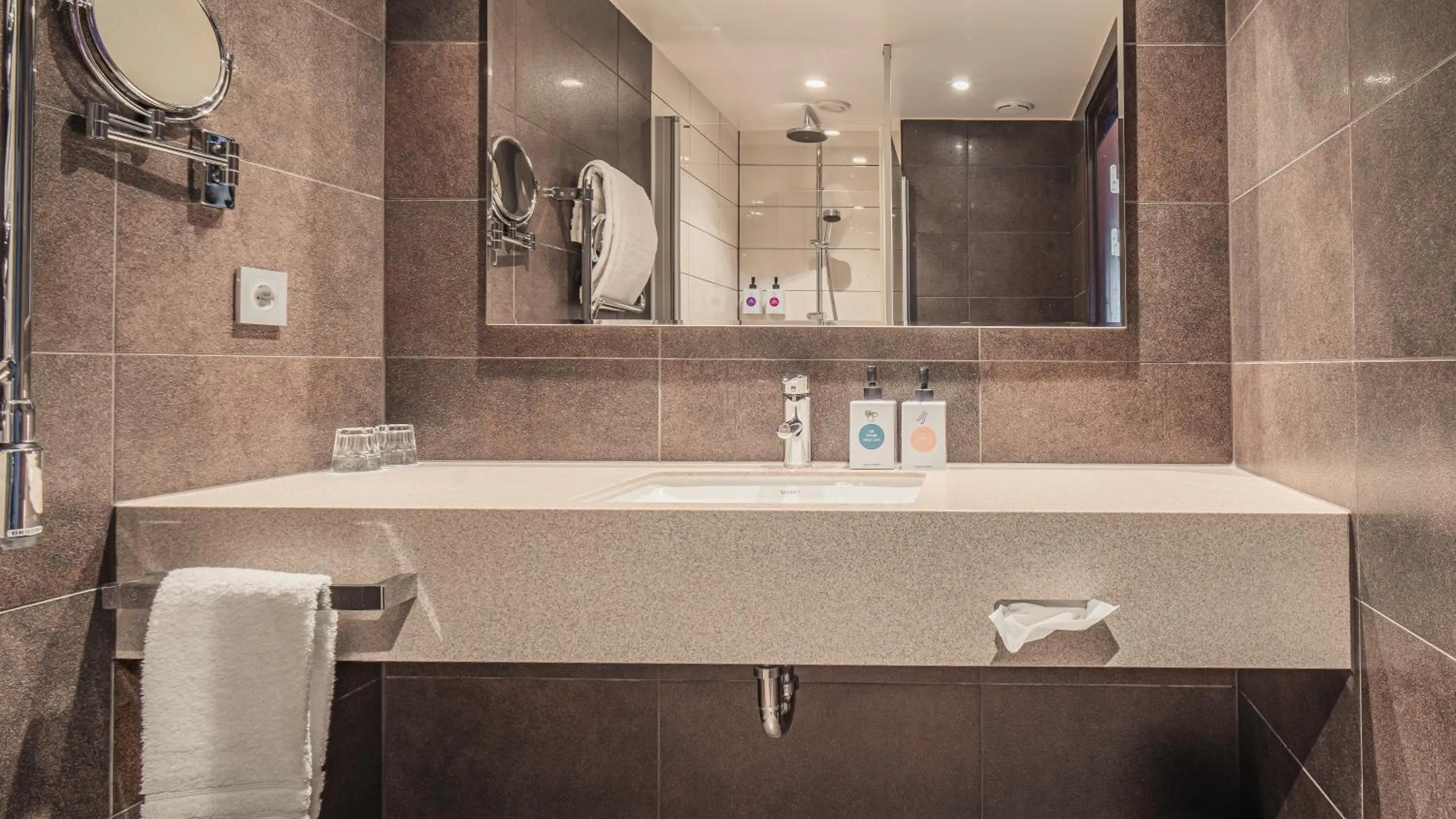 Bathroom in Quality Hotel Waterfront