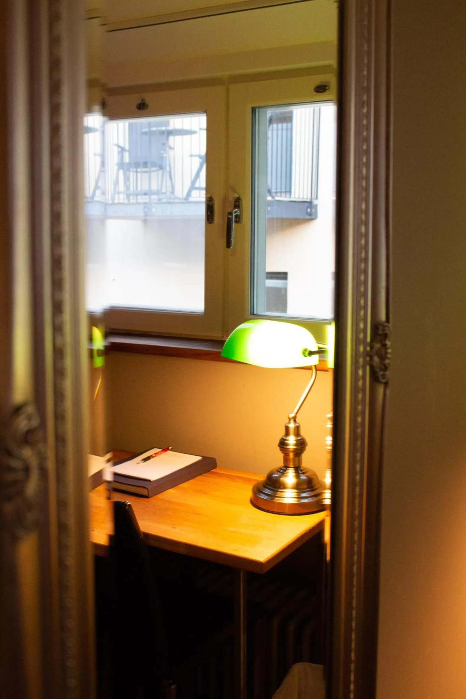 Property building in Hellstens Glashus