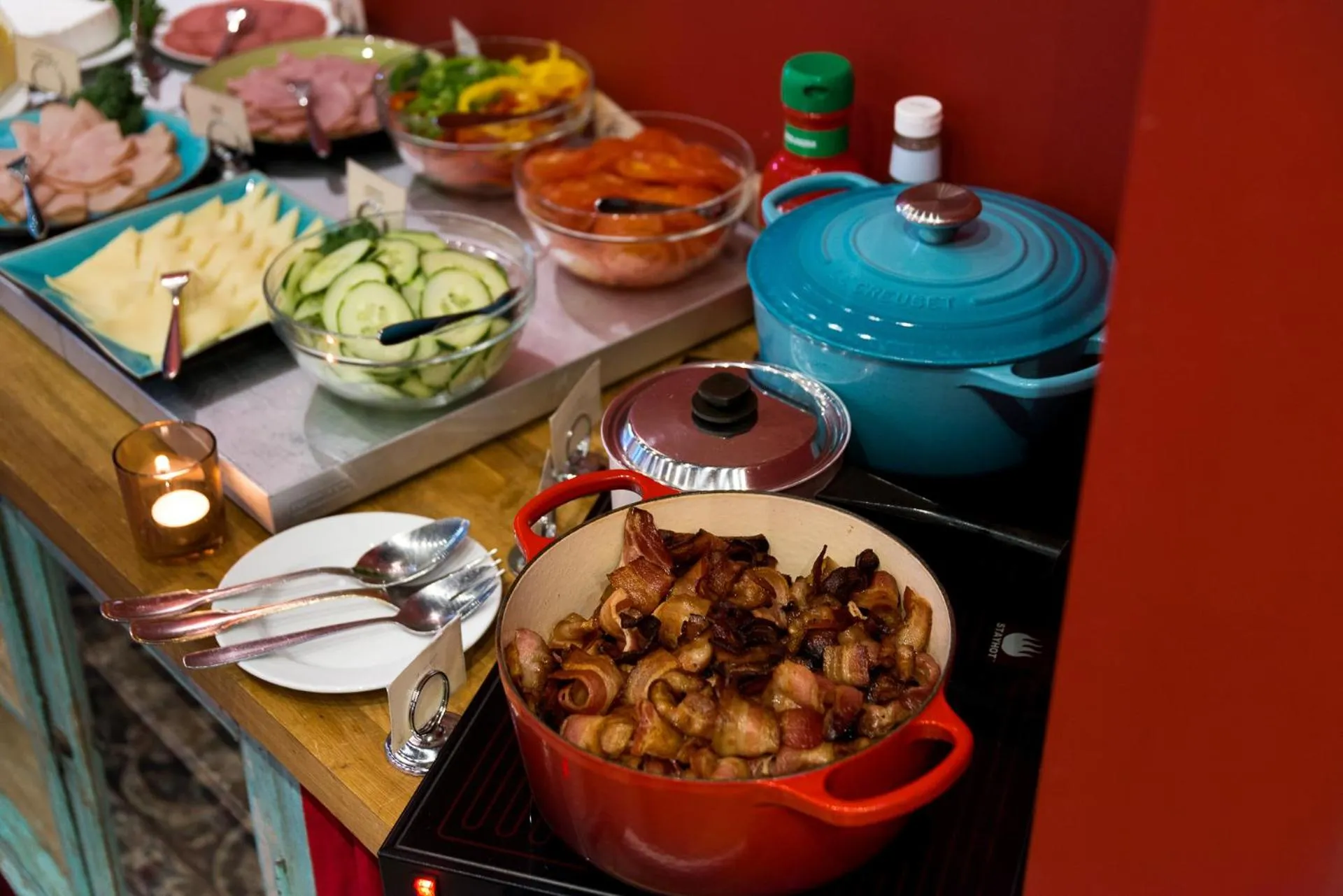 Buffet breakfast in Hellstens Glashus