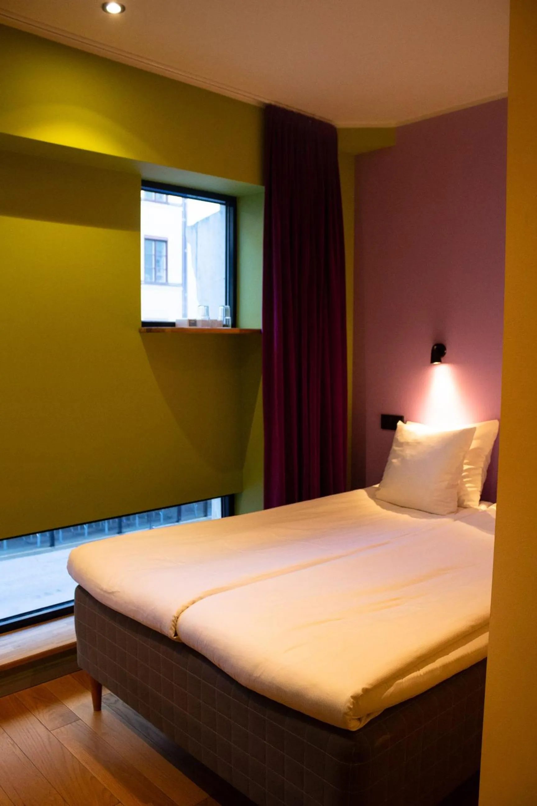 Property building, Bed in Hellstens Glashus