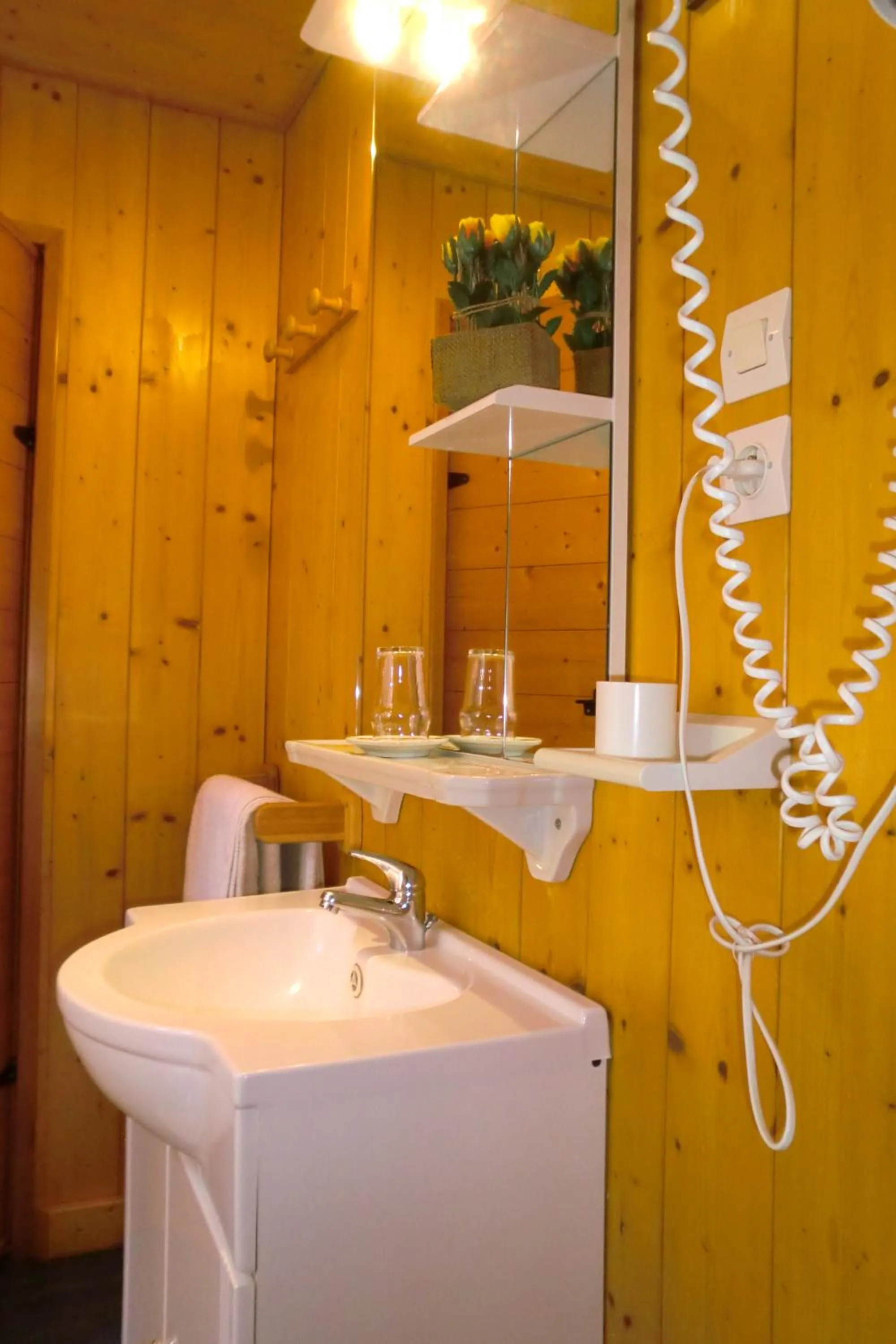 Bathroom in Hôtel La Vallée