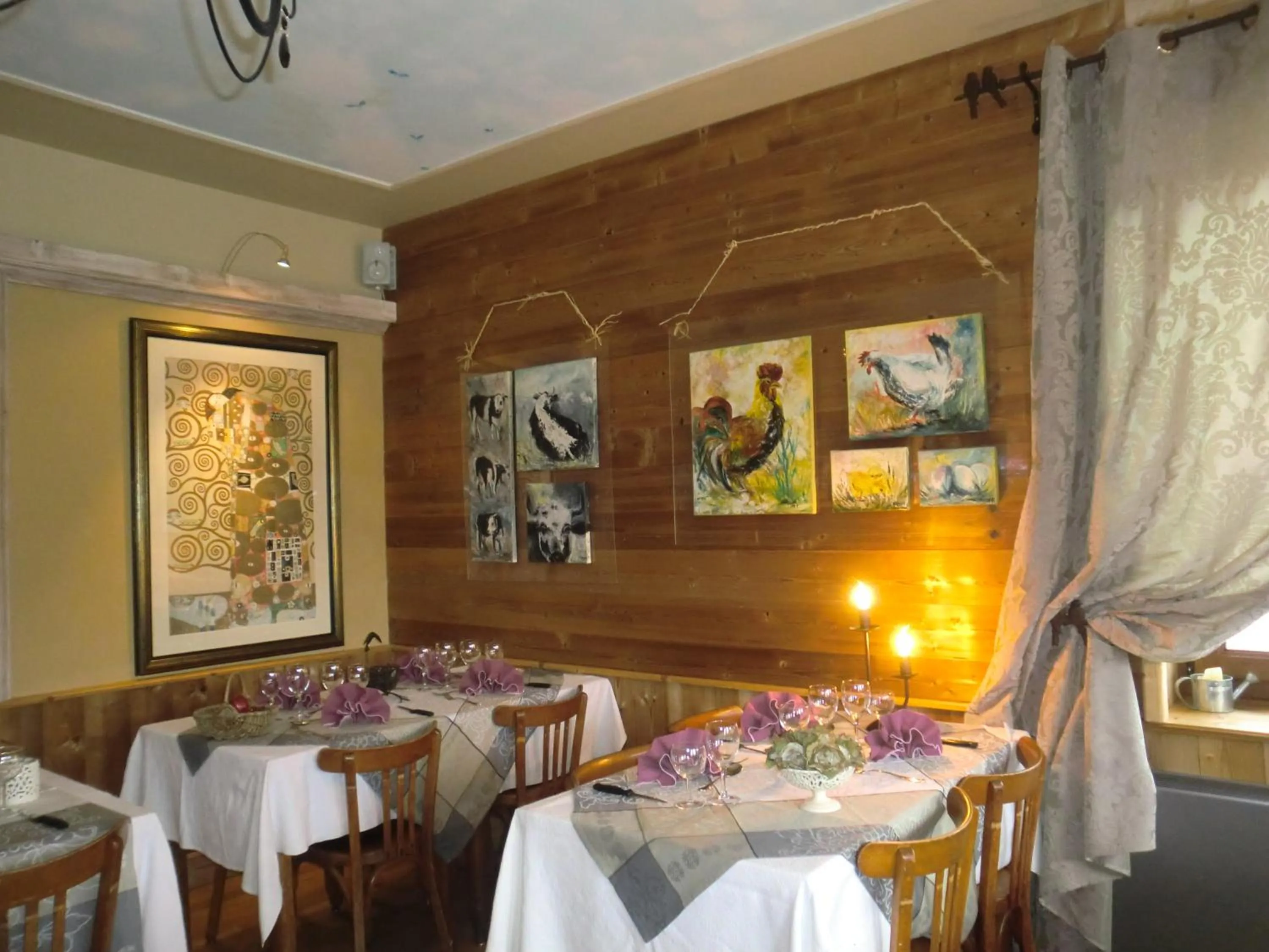 Restaurant/places to eat in Hôtel La Vallée