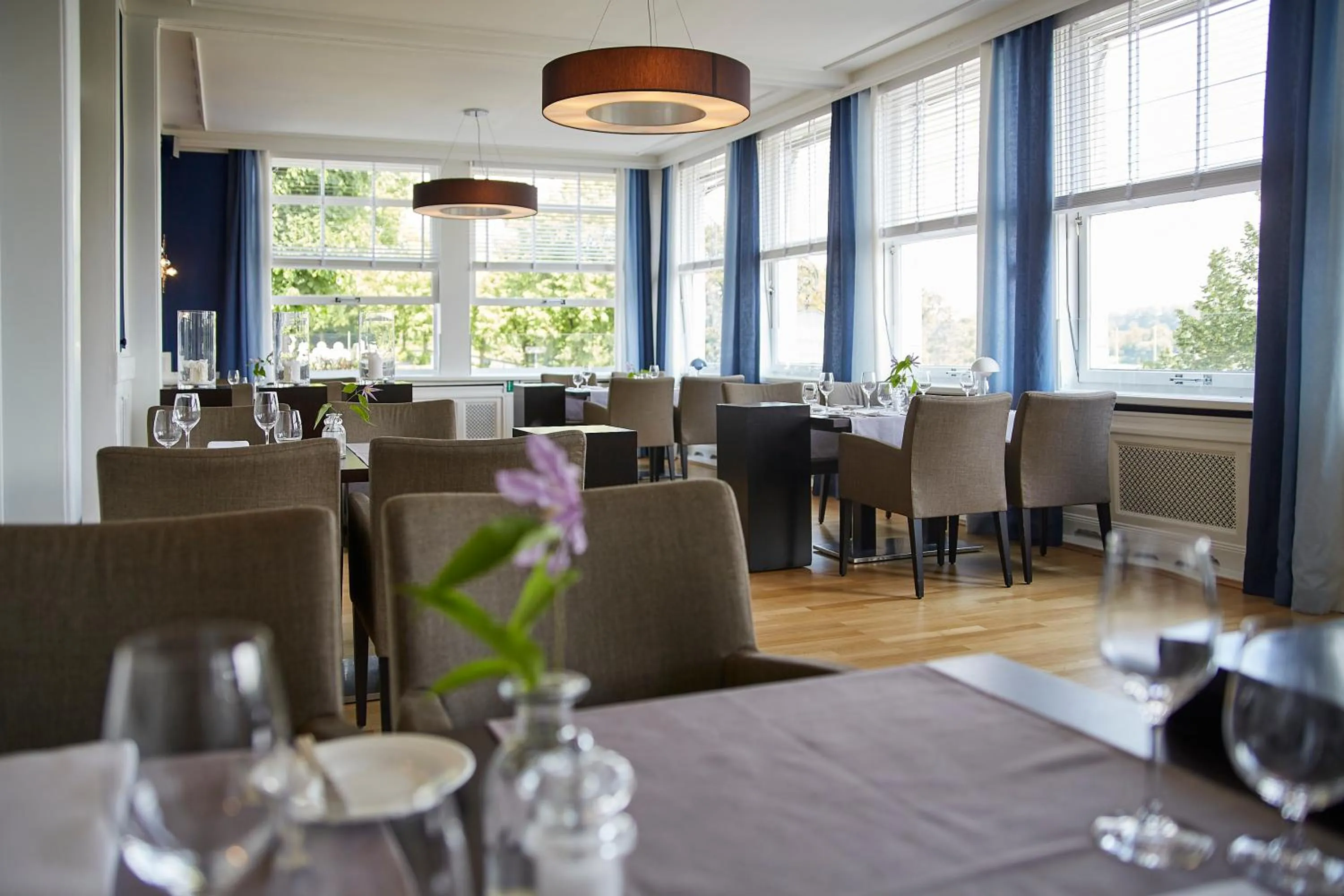 Restaurant/places to eat in Parkhaus Hügel