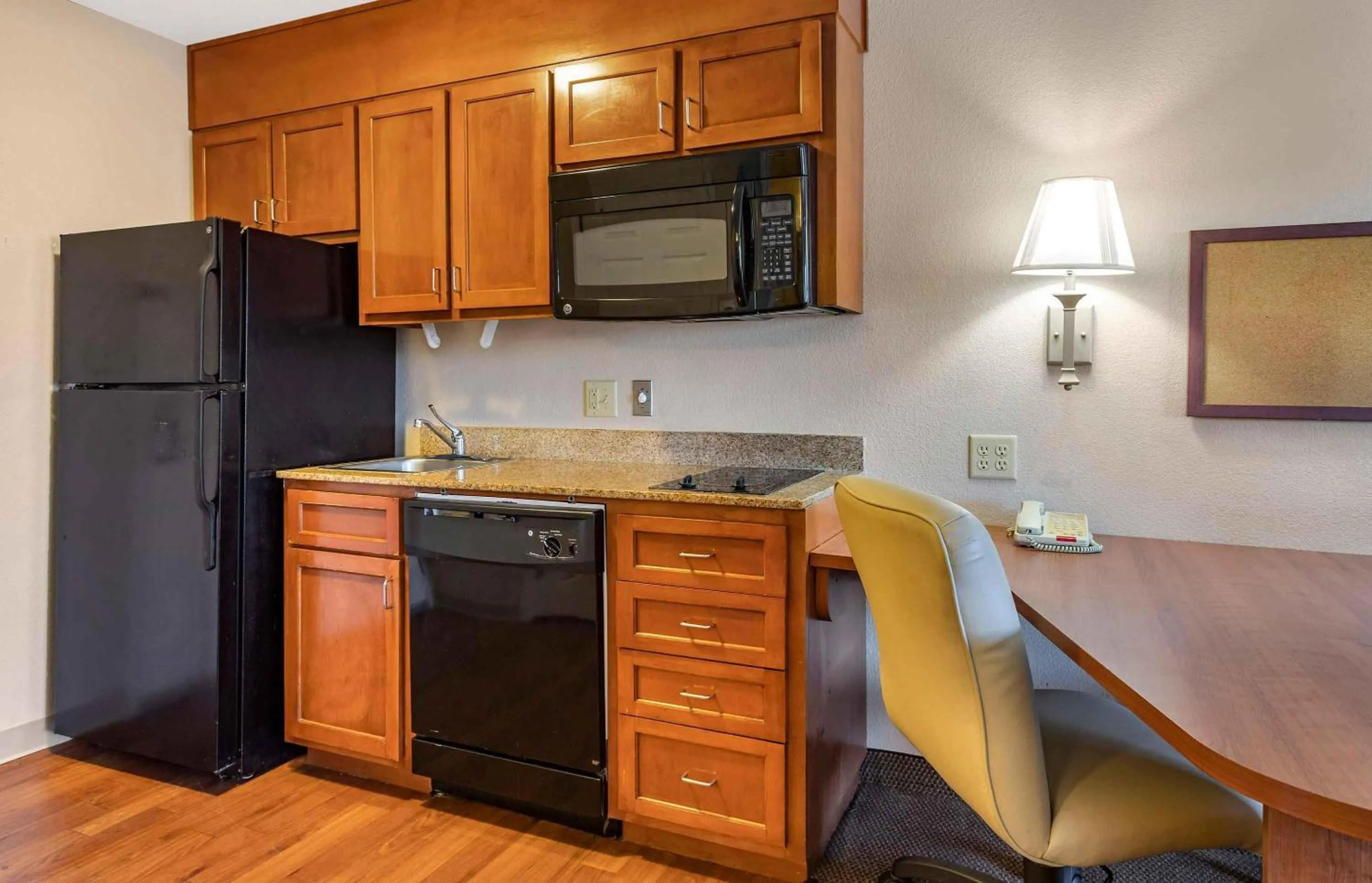 Kitchen or kitchenette in Extended Stay America Suites - Houston - IAH Airport