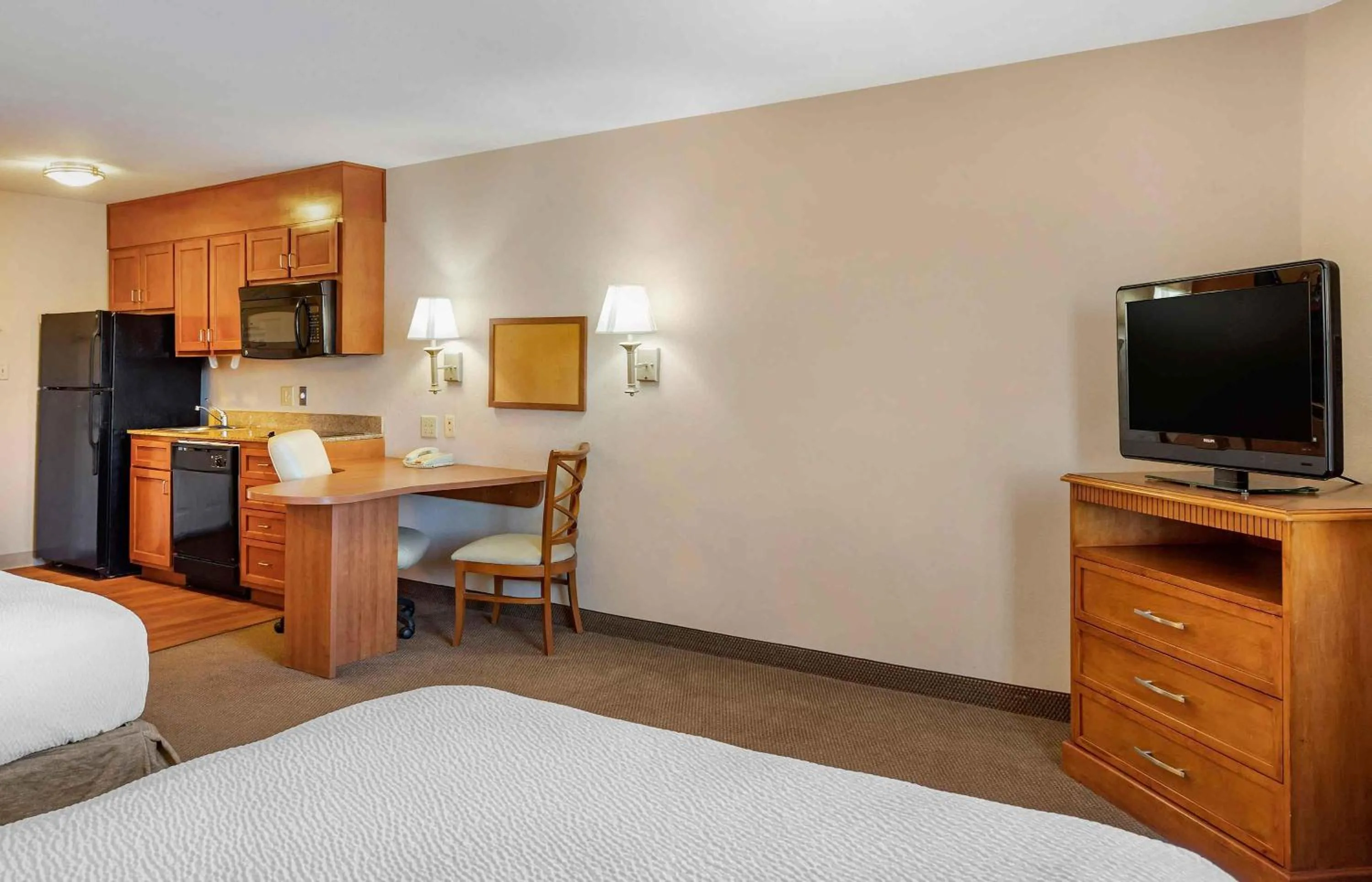 Bedroom, Bed in Extended Stay America Suites - Houston - IAH Airport