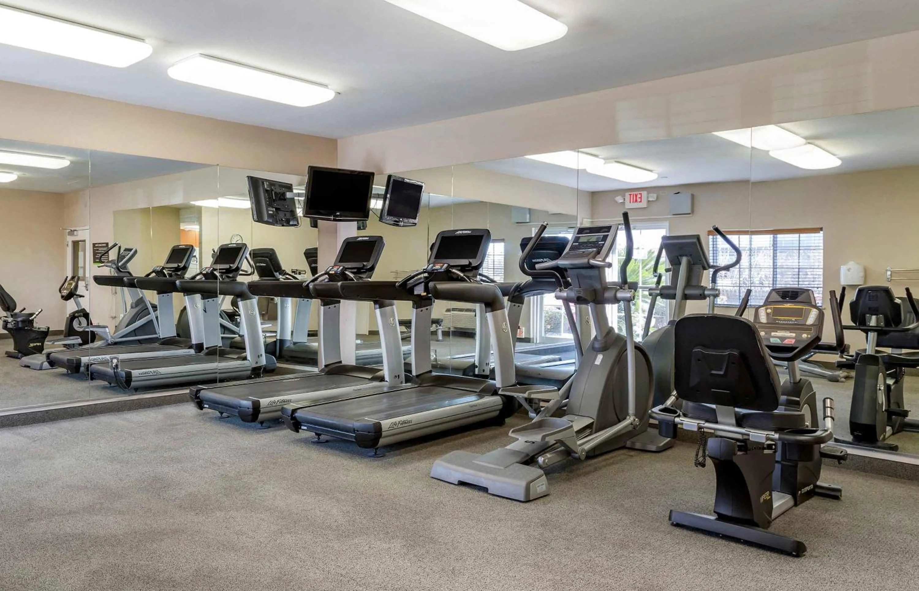 Fitness centre/facilities in Extended Stay America Suites - Houston - IAH Airport