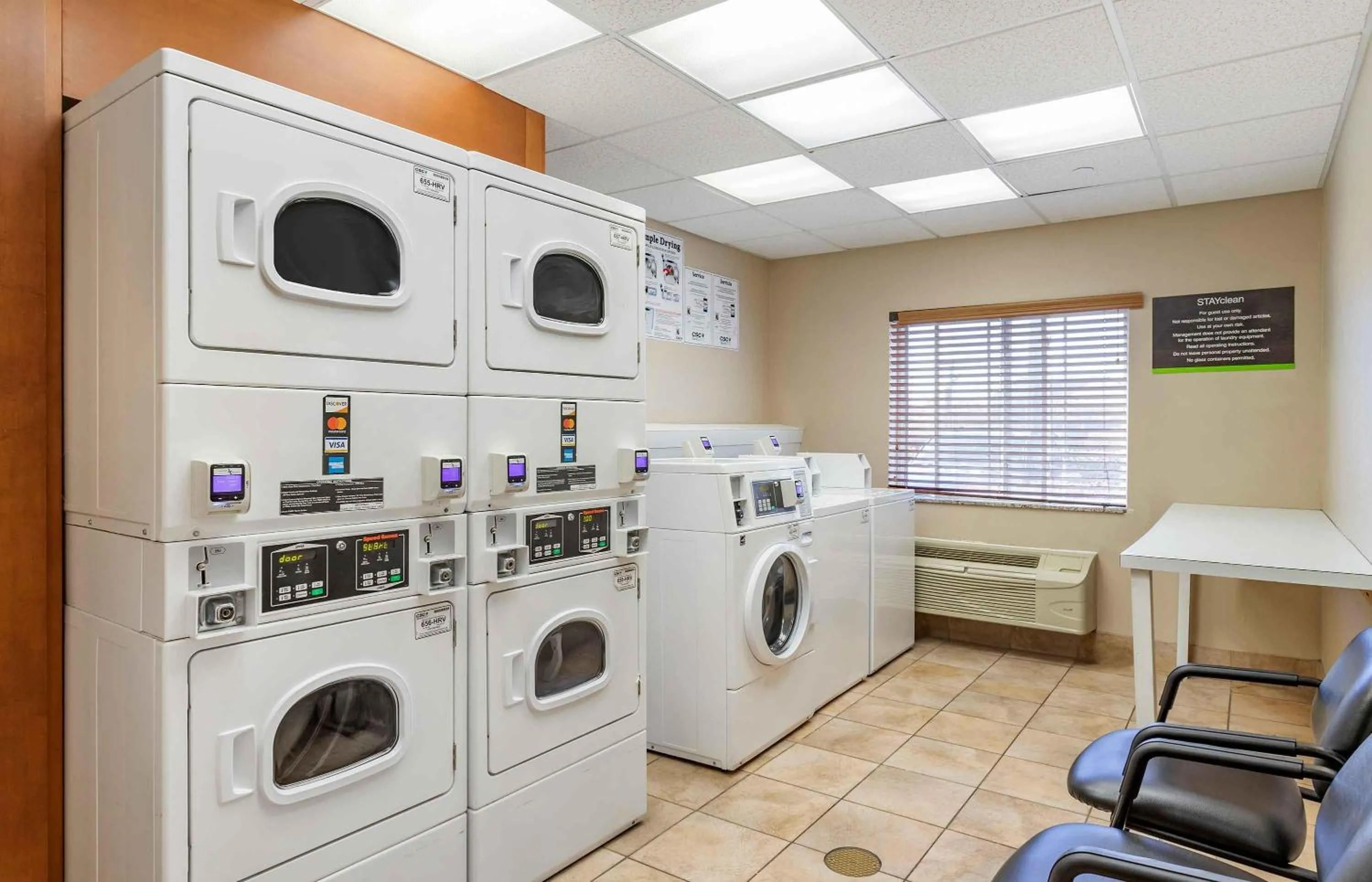 Property building in Extended Stay America Suites - Houston - IAH Airport