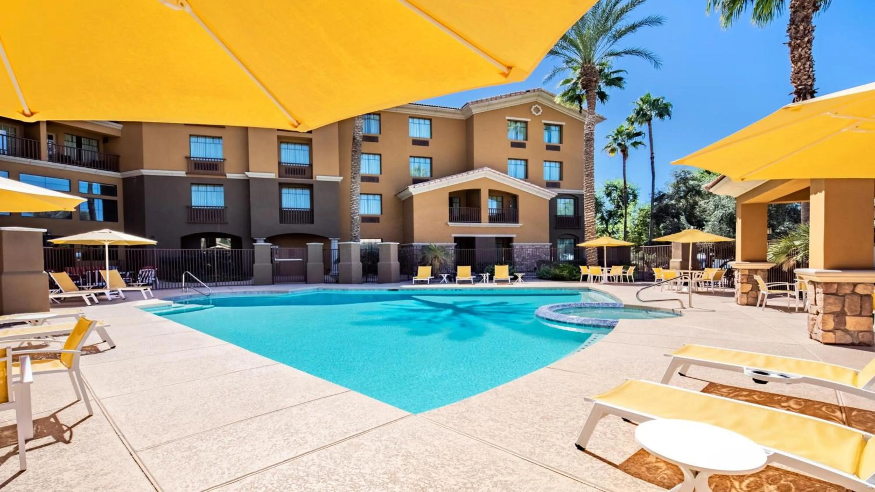 Swimming pool in Holiday Inn Phoenix/Chandler by IHG